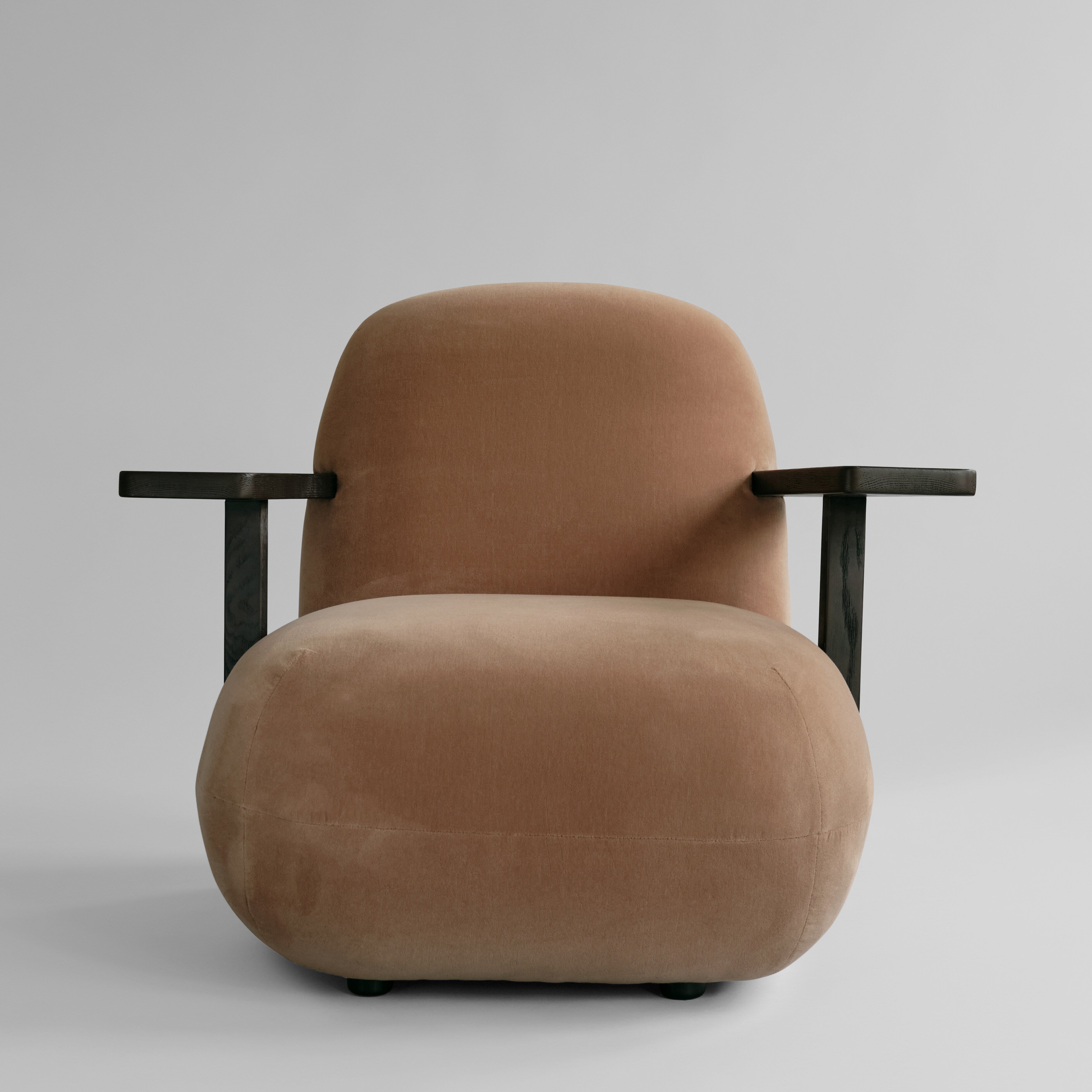 Toe Chair Armrest – Coffee Black Oak / Desert