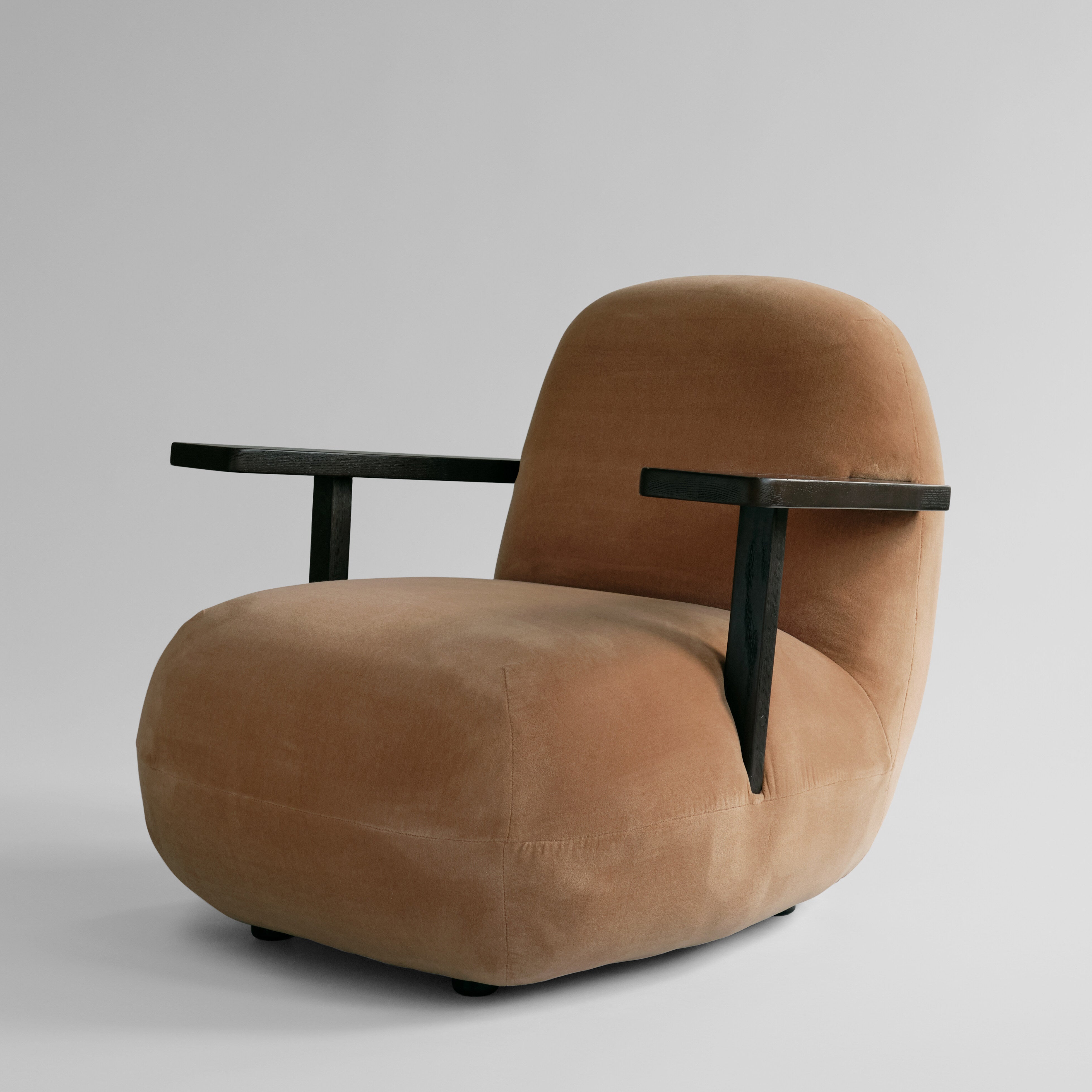 Toe Chair Armrest – Coffee Black Oak / Desert