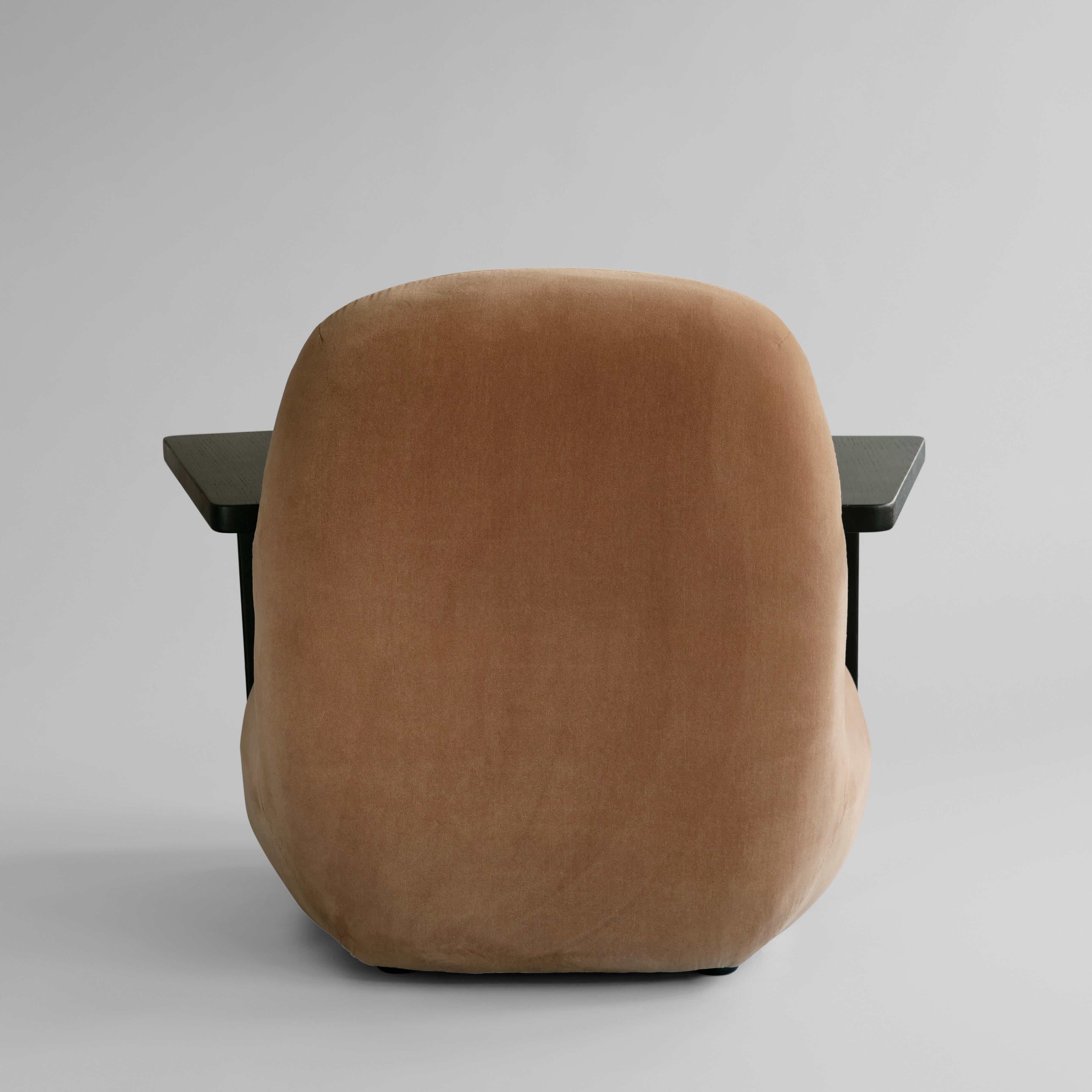 Toe Chair Armrest – Coffee Black Oak / Desert