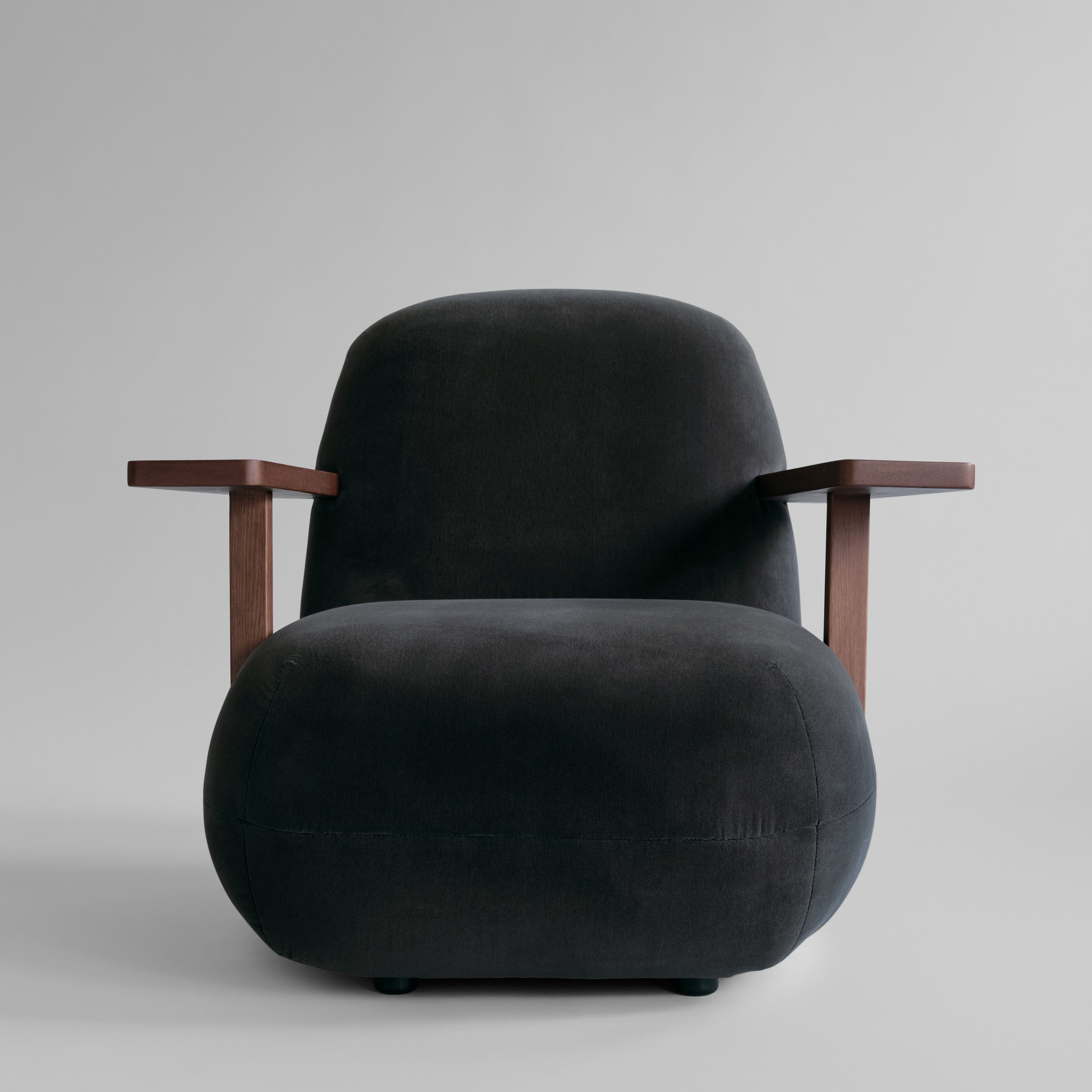 Toe Chair, Armest – Classic Brown Oak / Peat