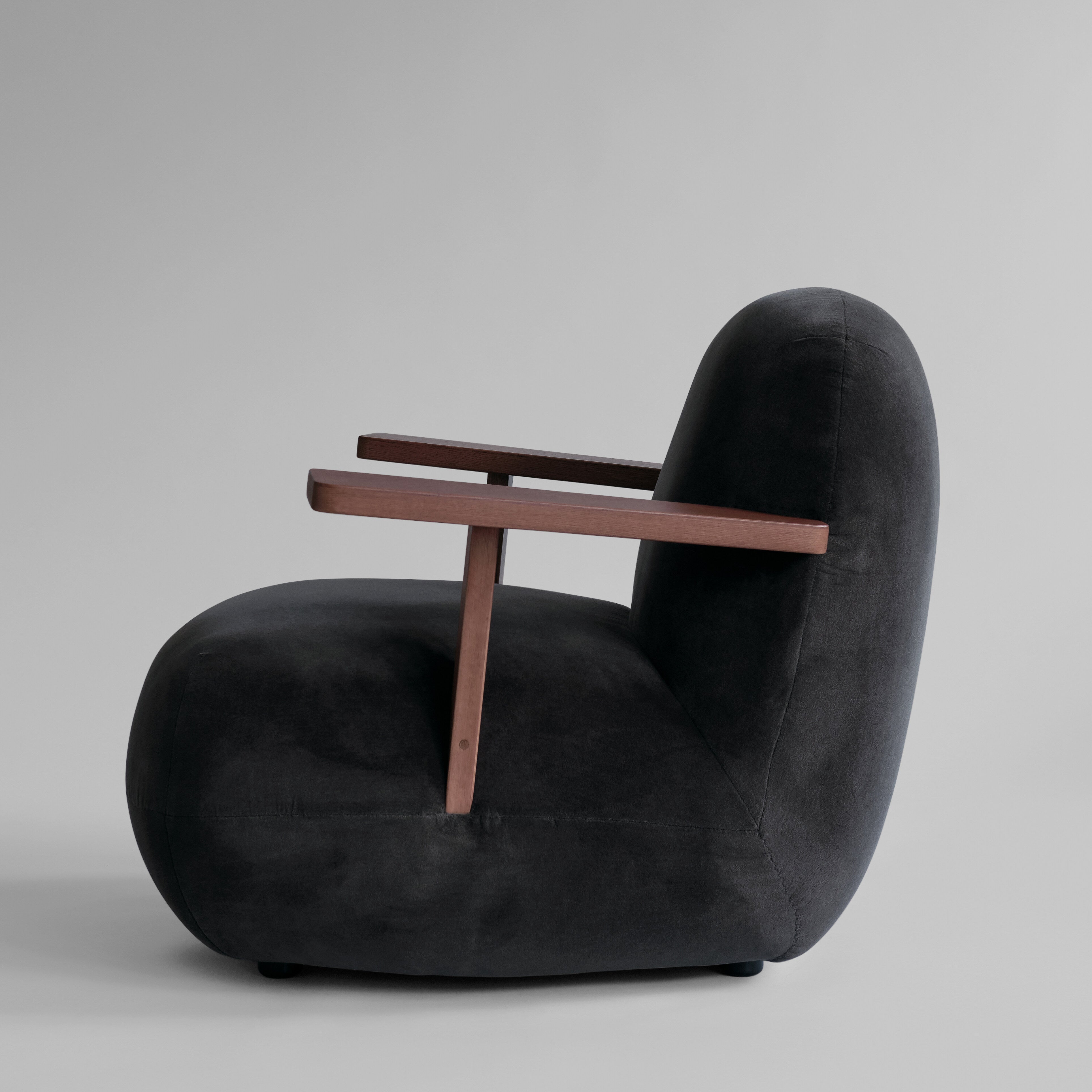 Toe Chair, Armest – Classic Brown Oak / Peat