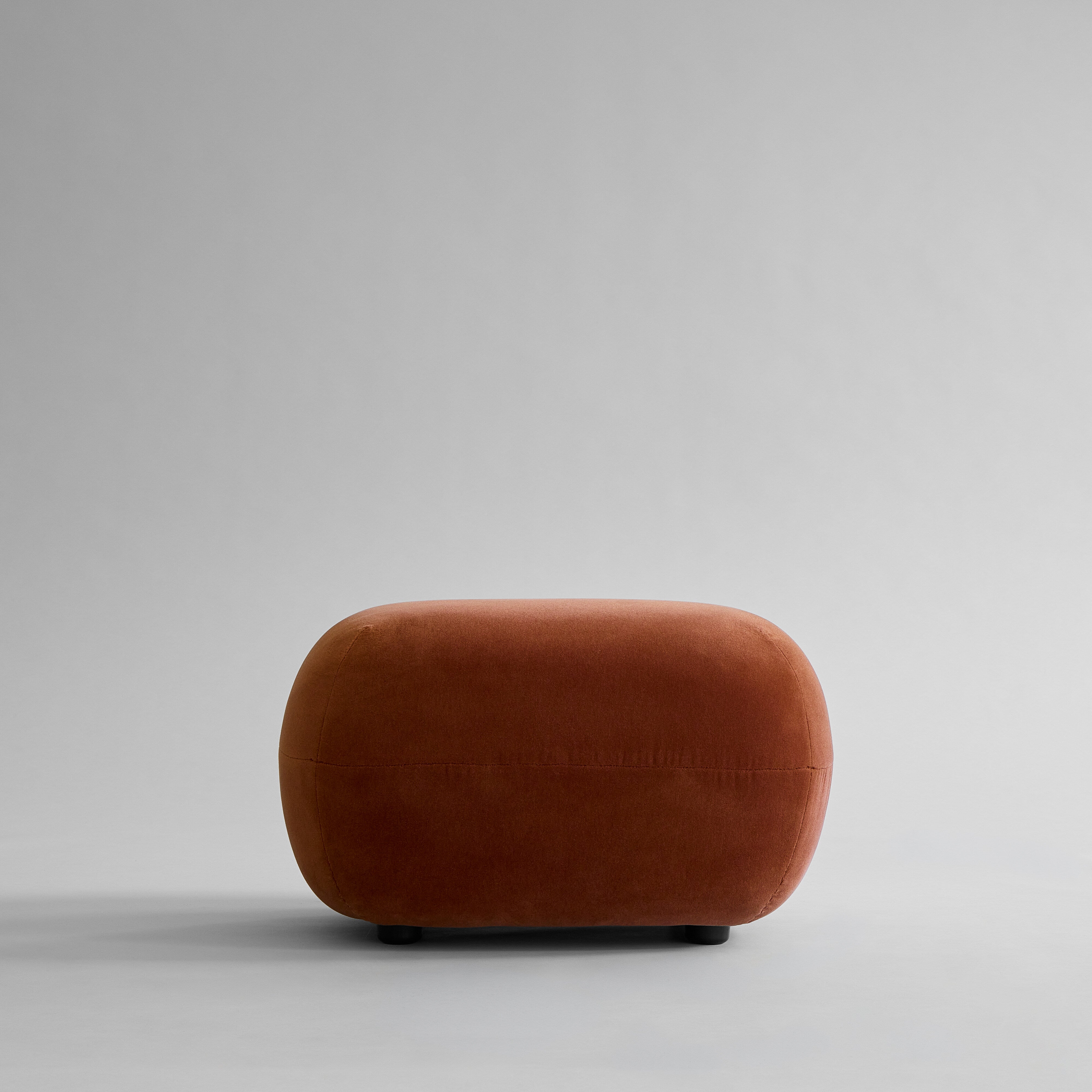 Toe Ottoman – Rust