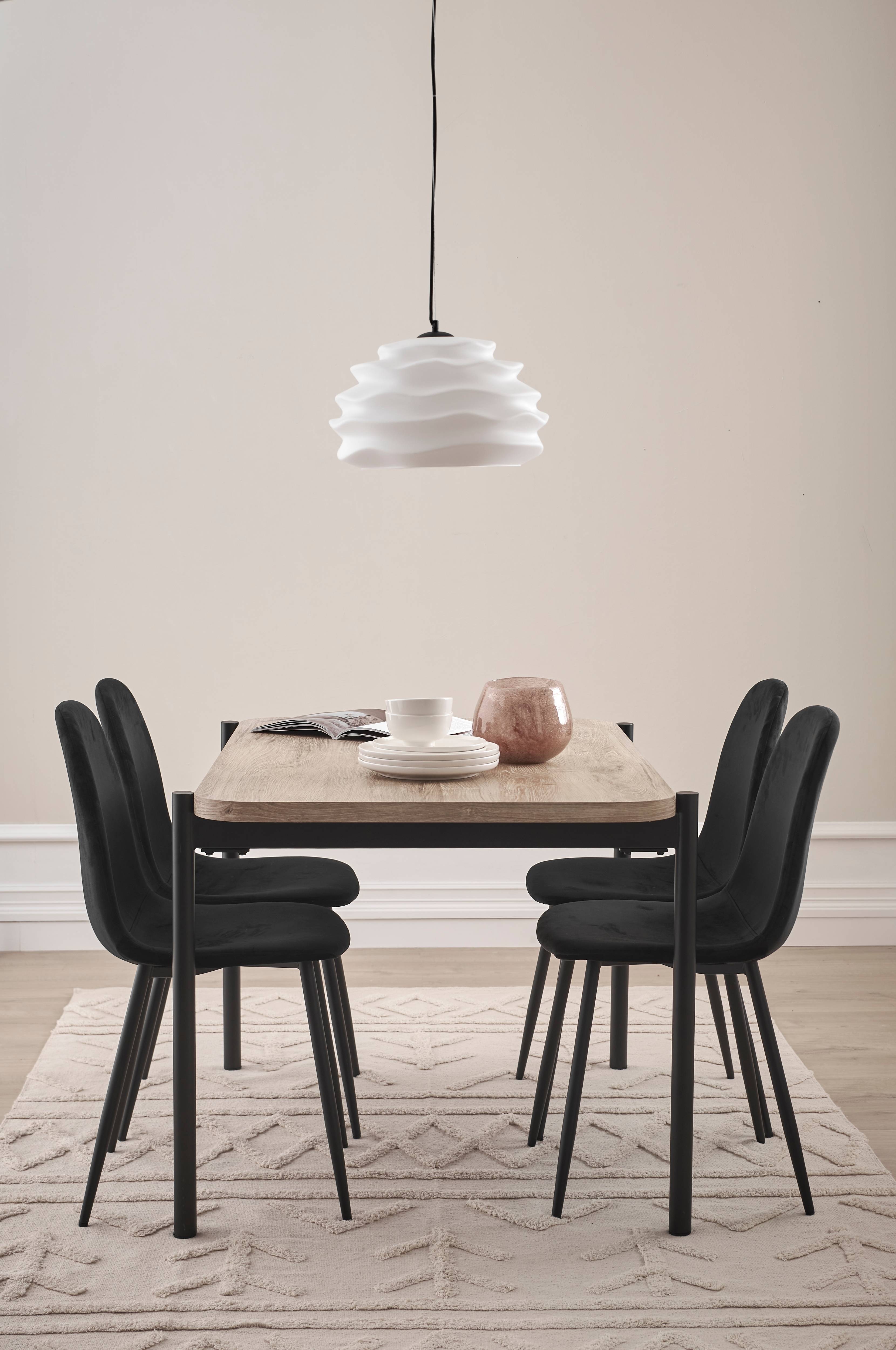 Spisegruppe Gilda med bord 120x80 cm + 4 stoler