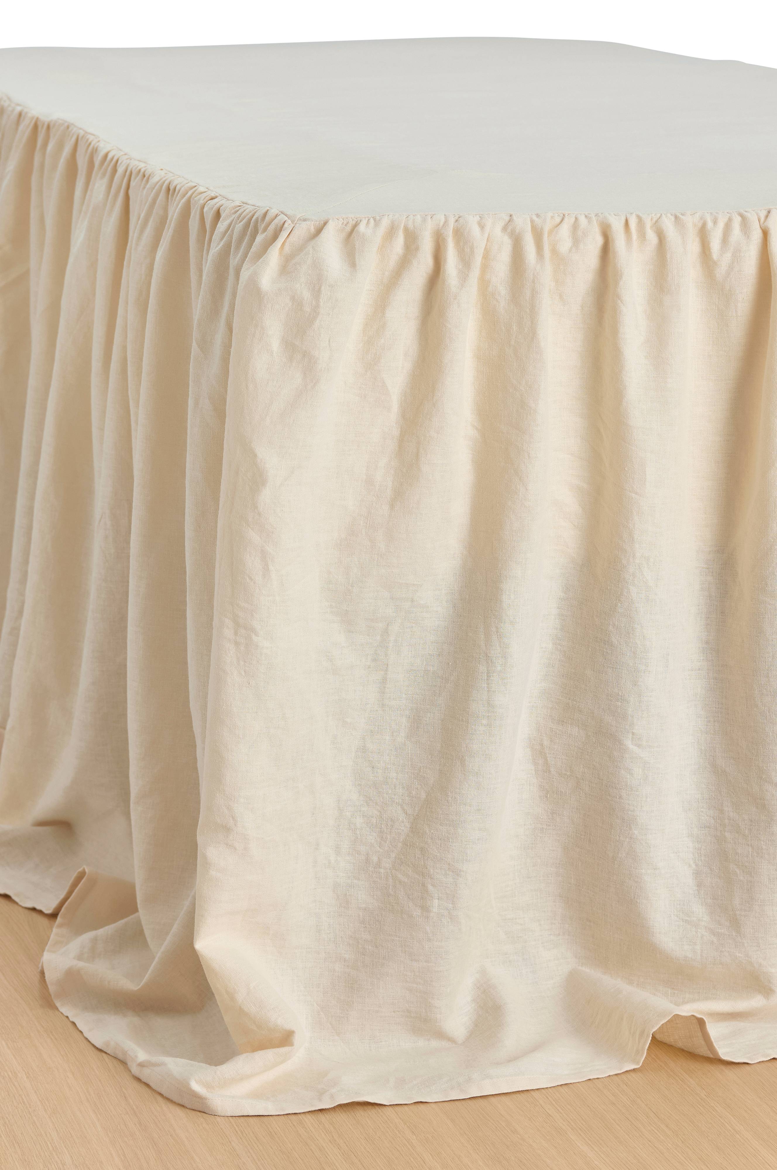 Sengekappe Elly Frilled i resirkulert halvlinne 75 cm
