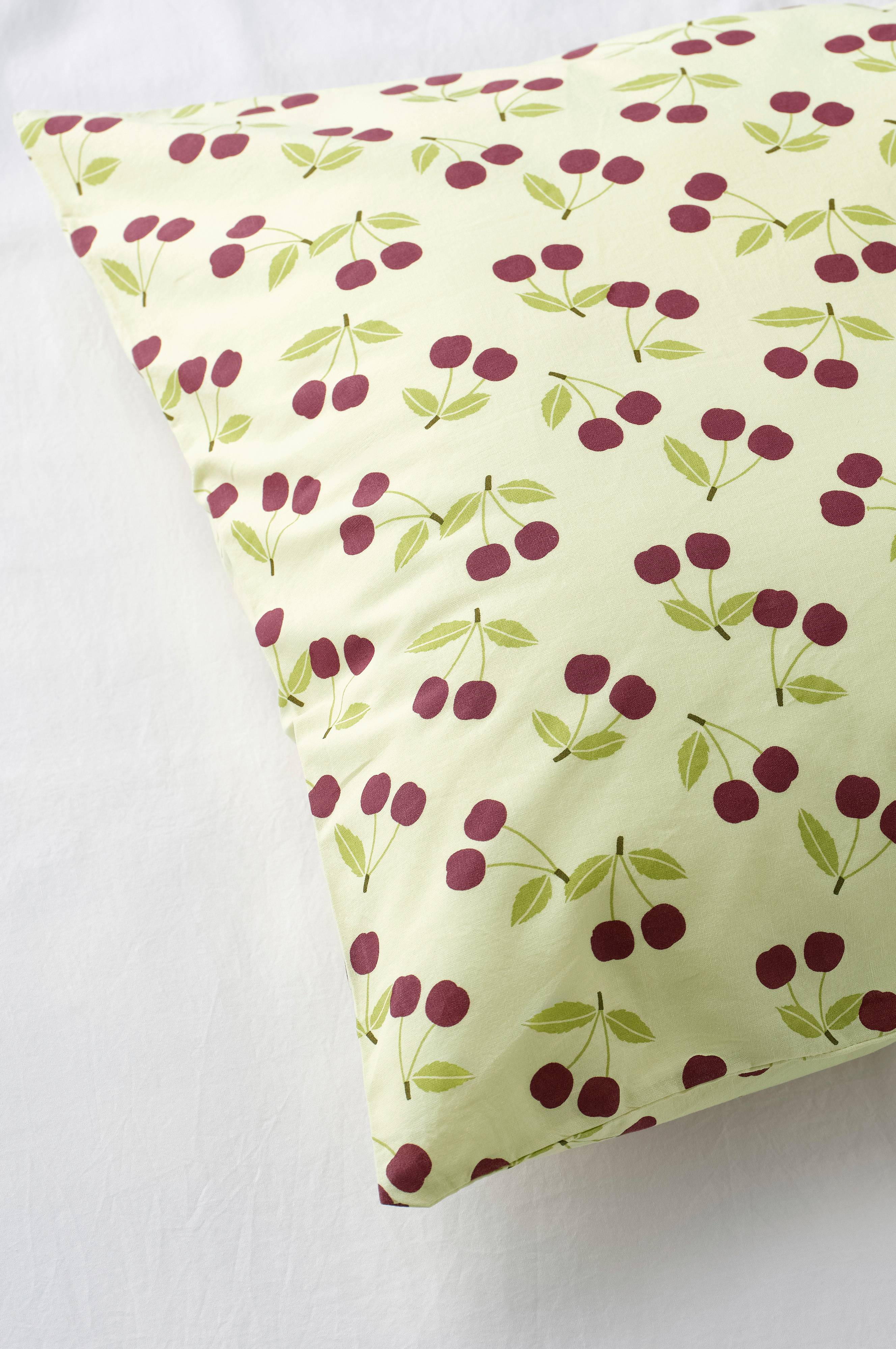 Sengesett Milly Fruit i bomull 2 eller 3 stykker