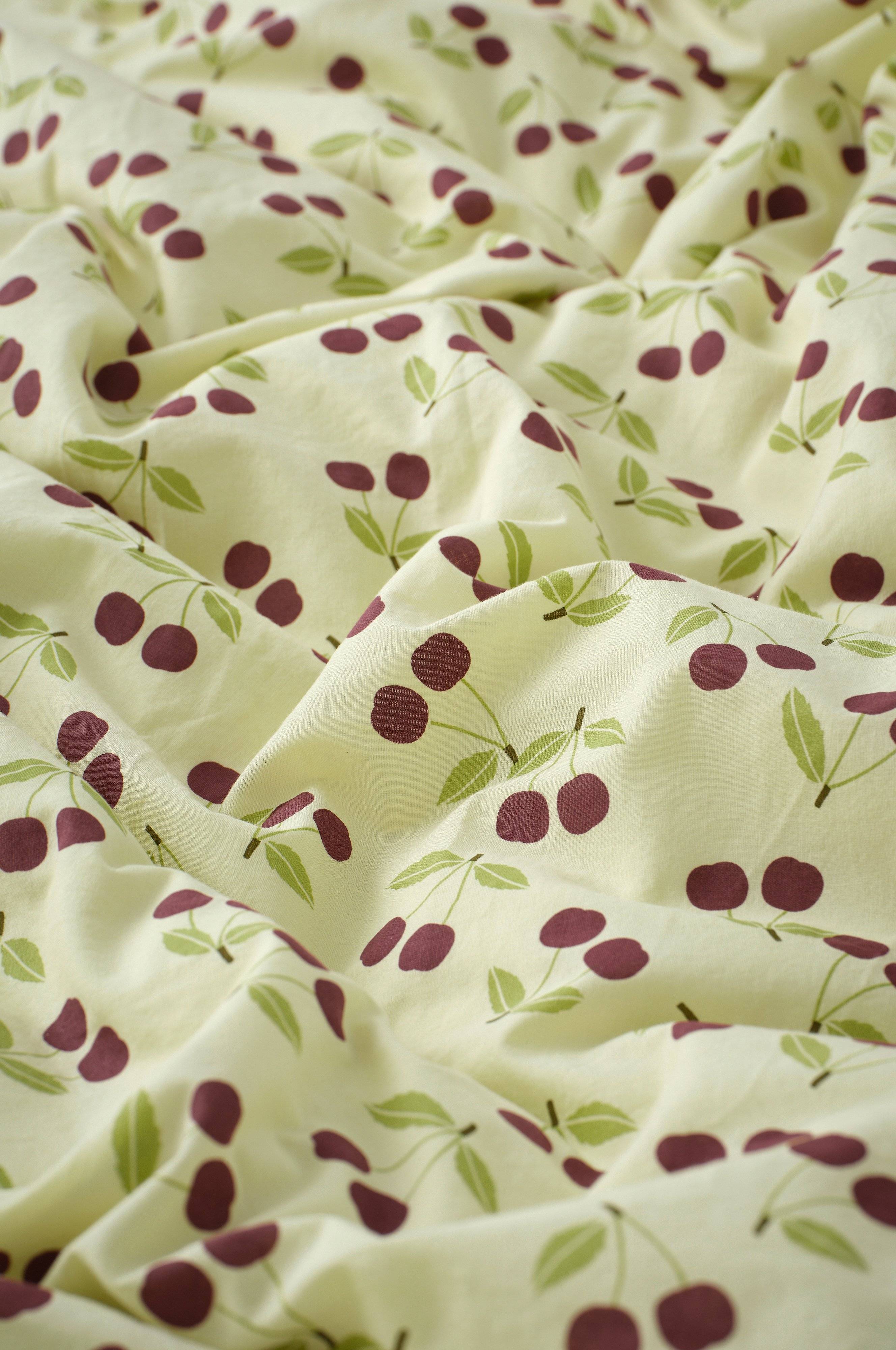 Sengesett Milly Fruit i bomull 2 eller 3 stykker