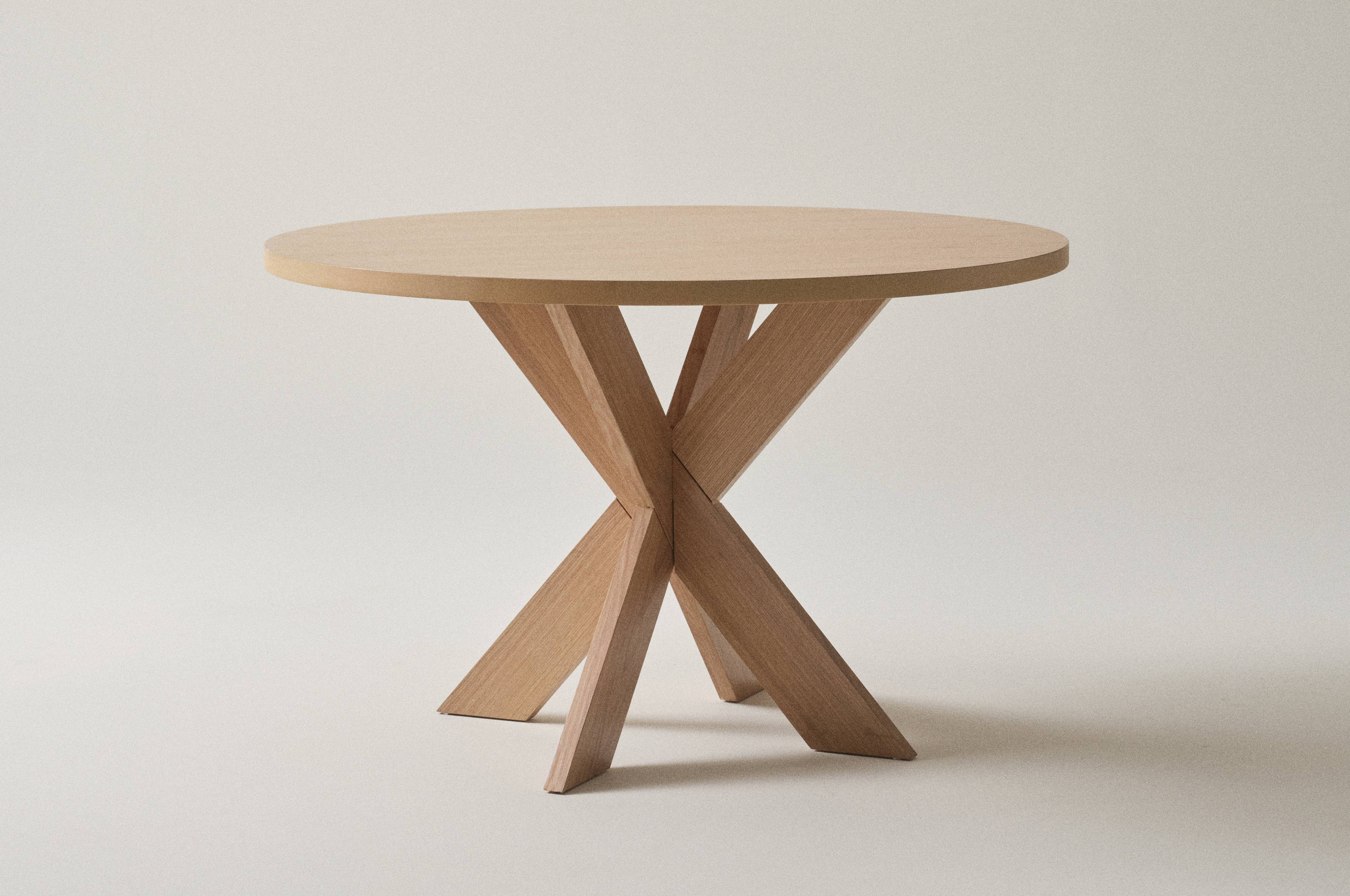 Ruokapöytä LUGNVIK, ø 120 cm