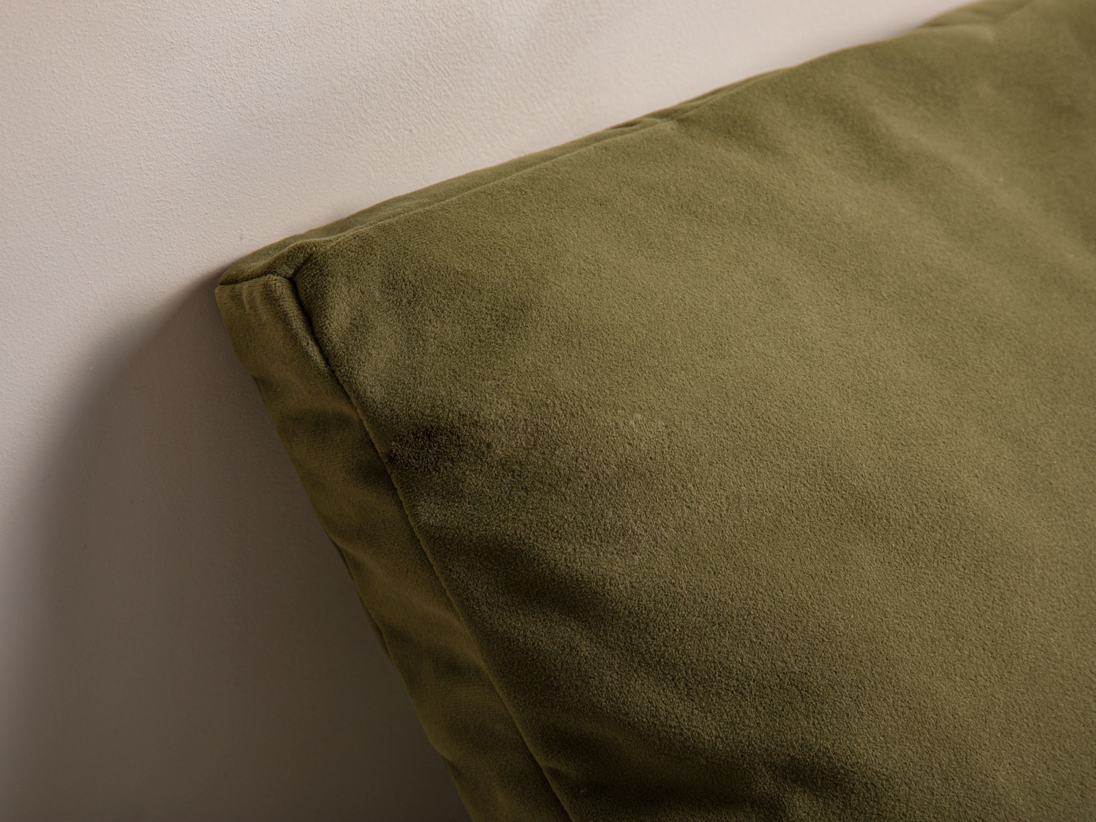 Velvet Pillow, "Mono", 50x18x50