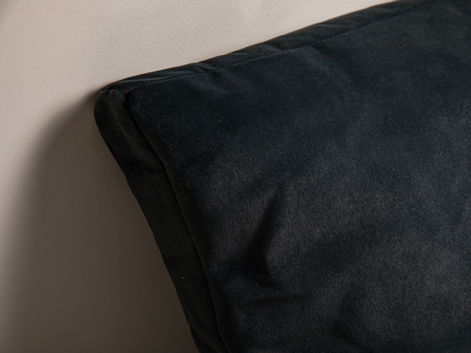 Velvet Pillow, "Mono", 50x18x50