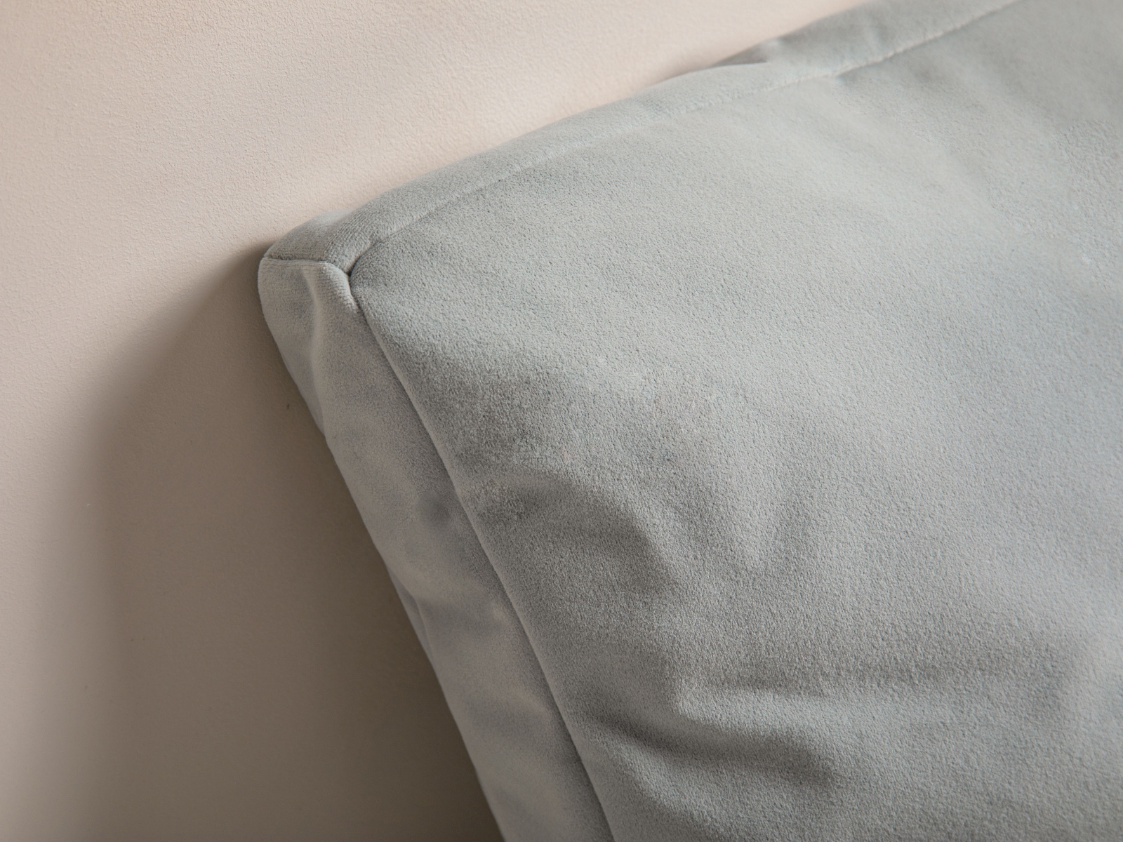 Velvet Pillow, "Mono", 50x18x50