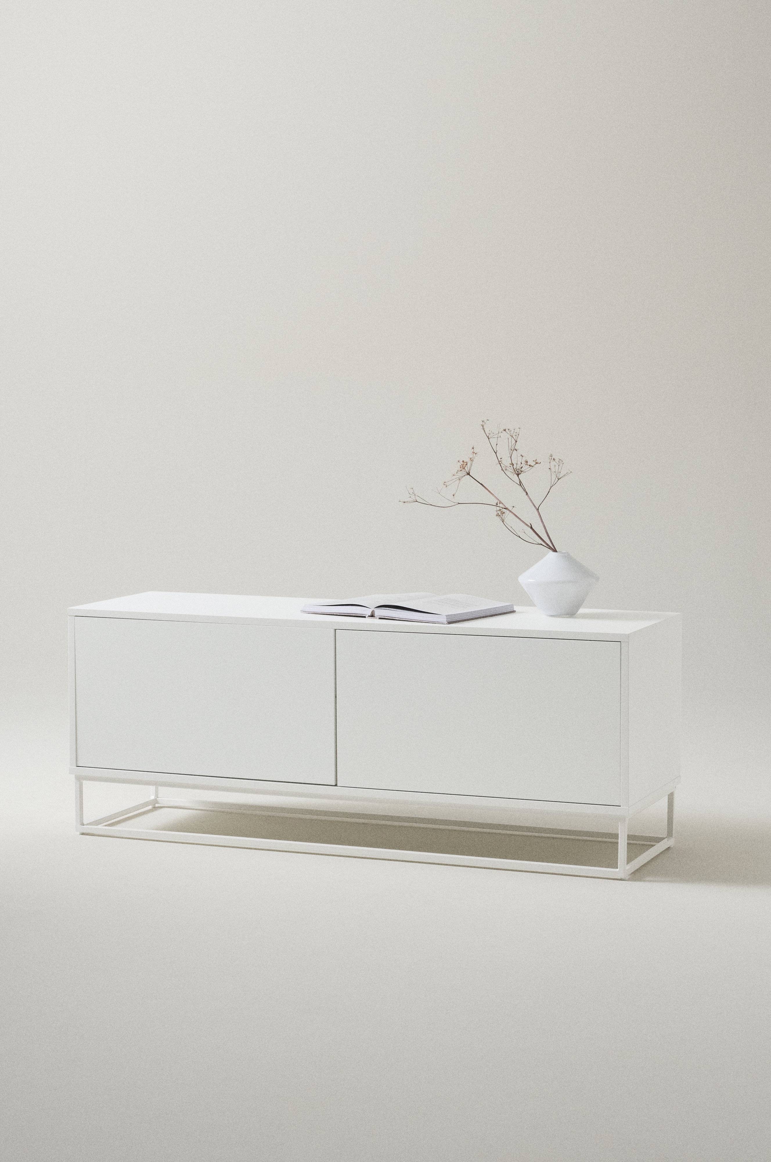 LYCKEBY TV-taso 42x140 cm