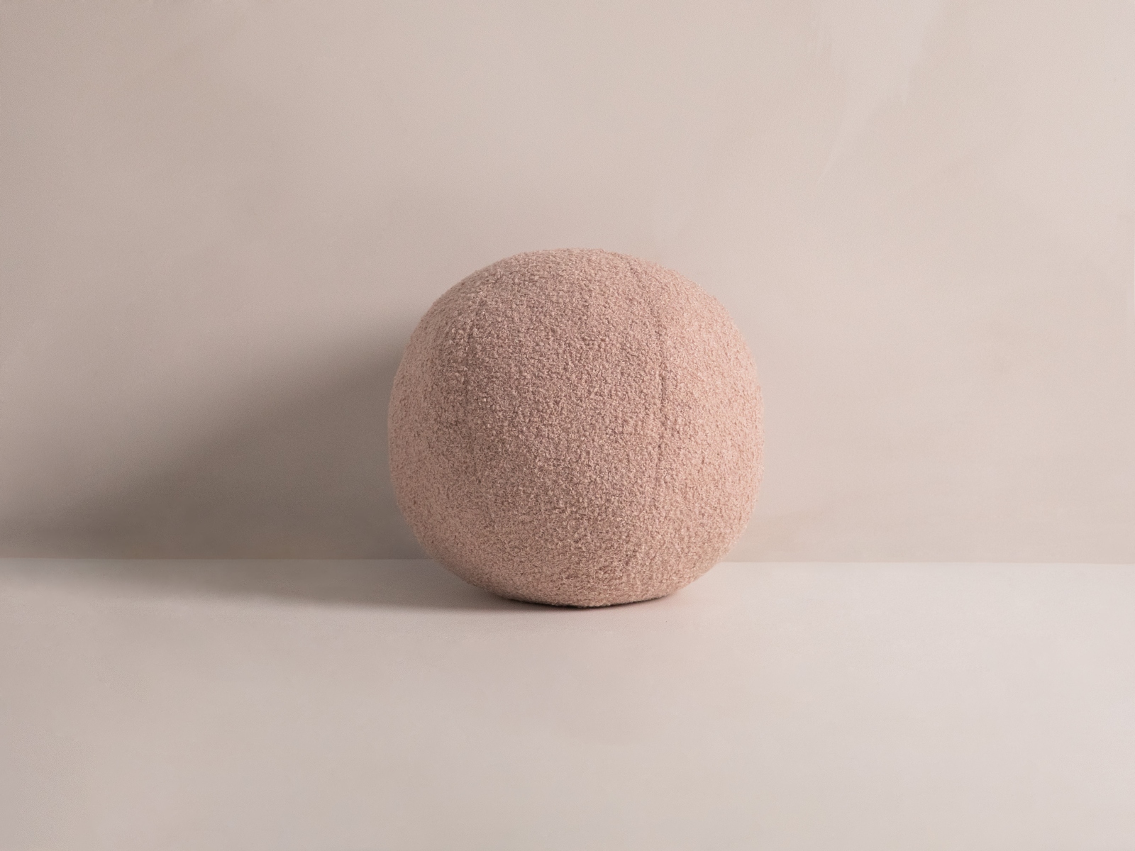 Pillow, "Ball", 30x30x30