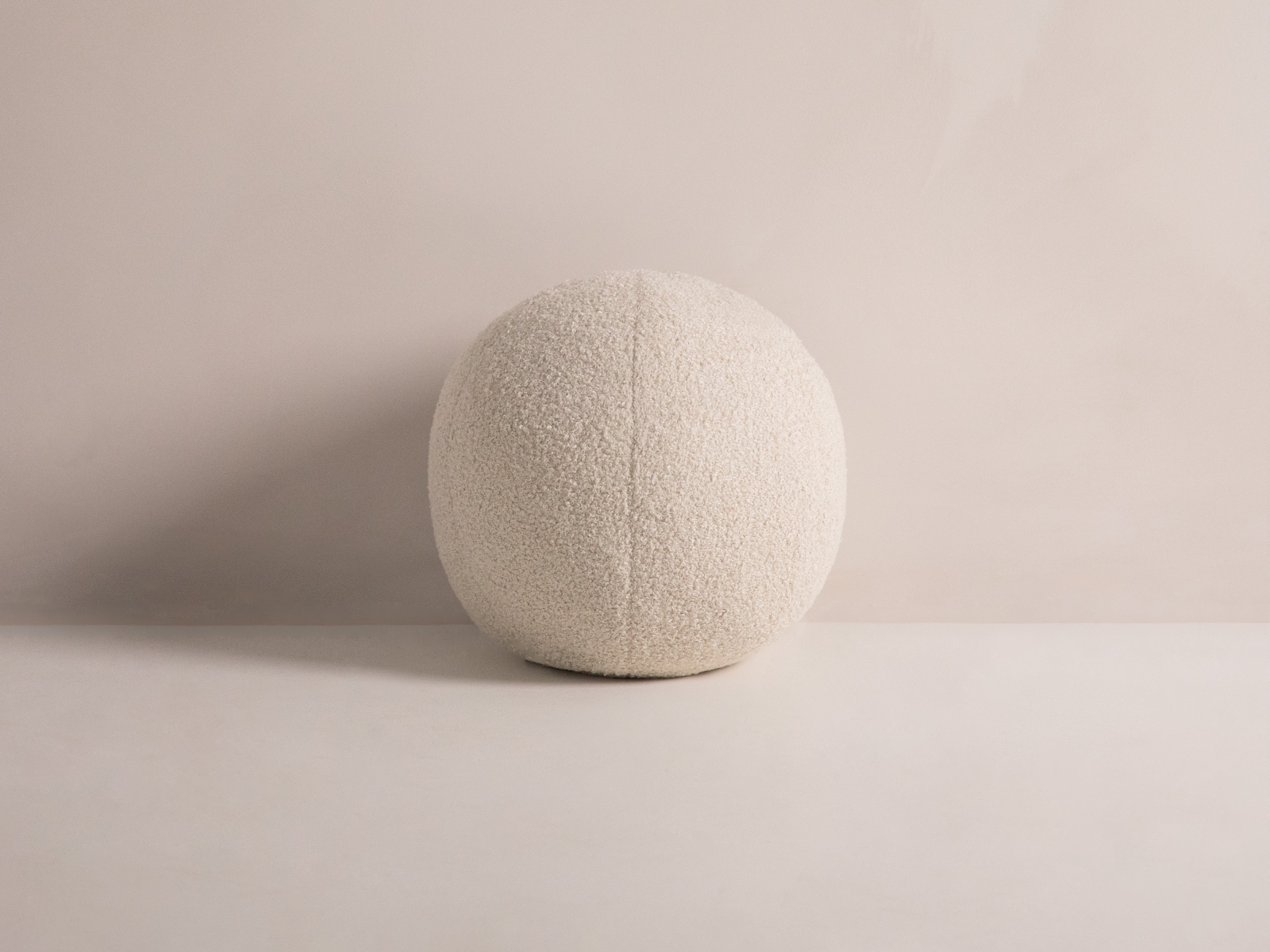 Pillow, "Ball", 30x30x30