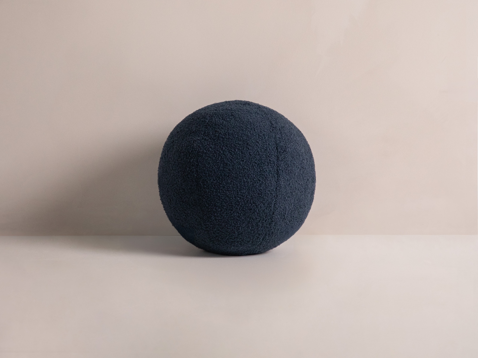 Pillow, "Ball", 30x30x30