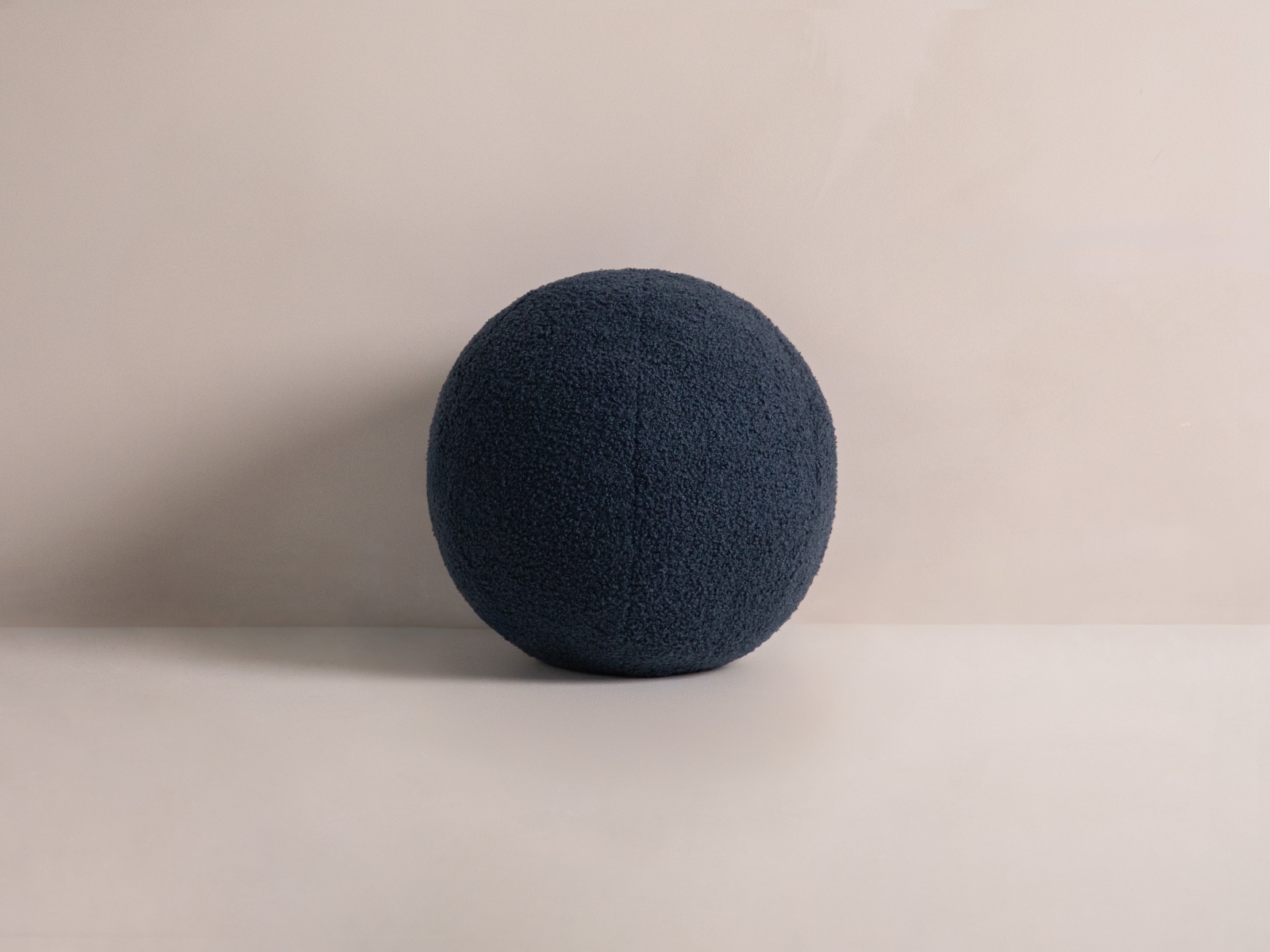 Pillow, "Ball", 30x30x30