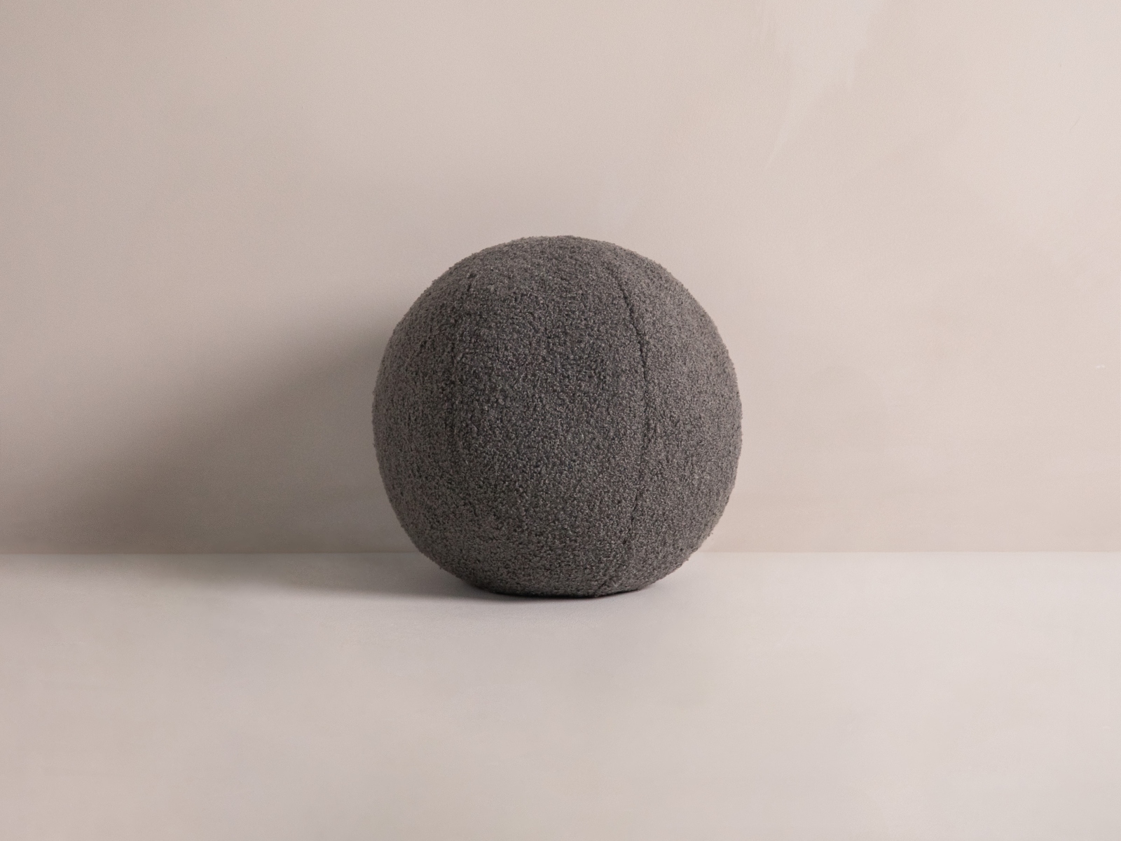 Pillow, "Ball", 30x30x30