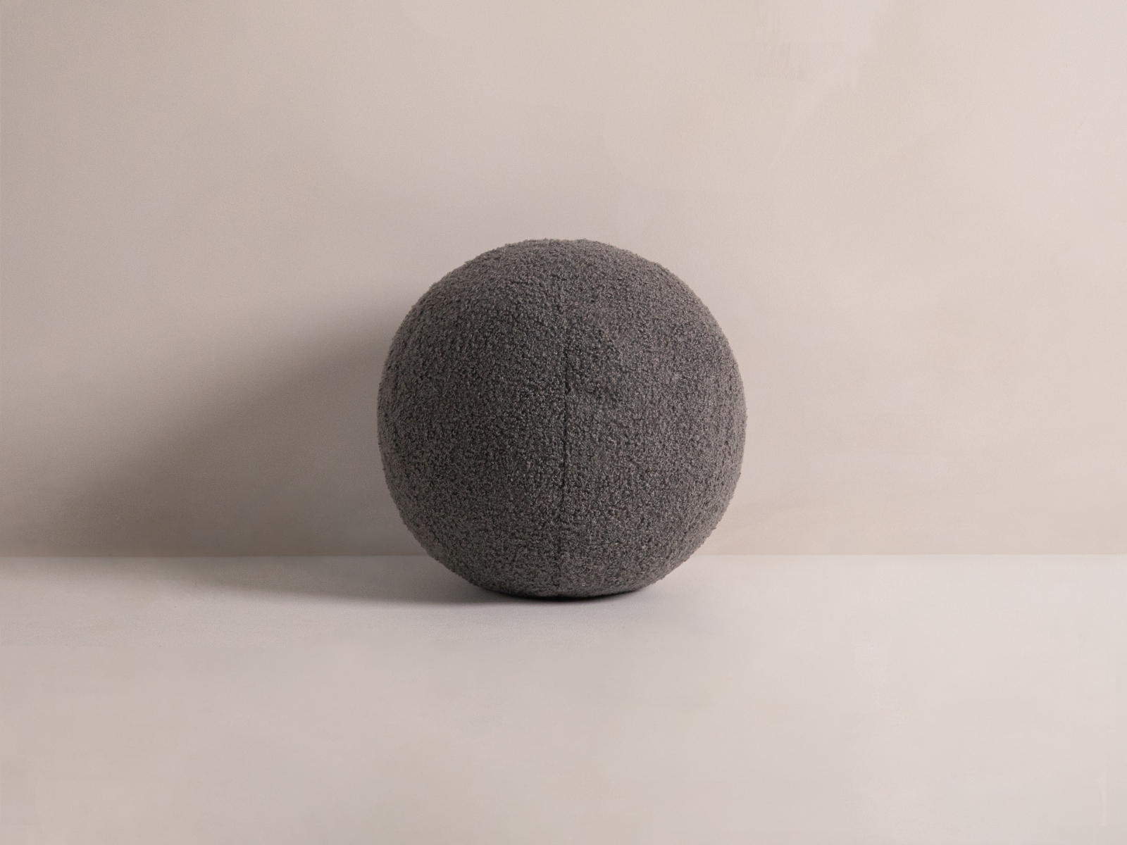Pillow, "Ball", 30x30x30