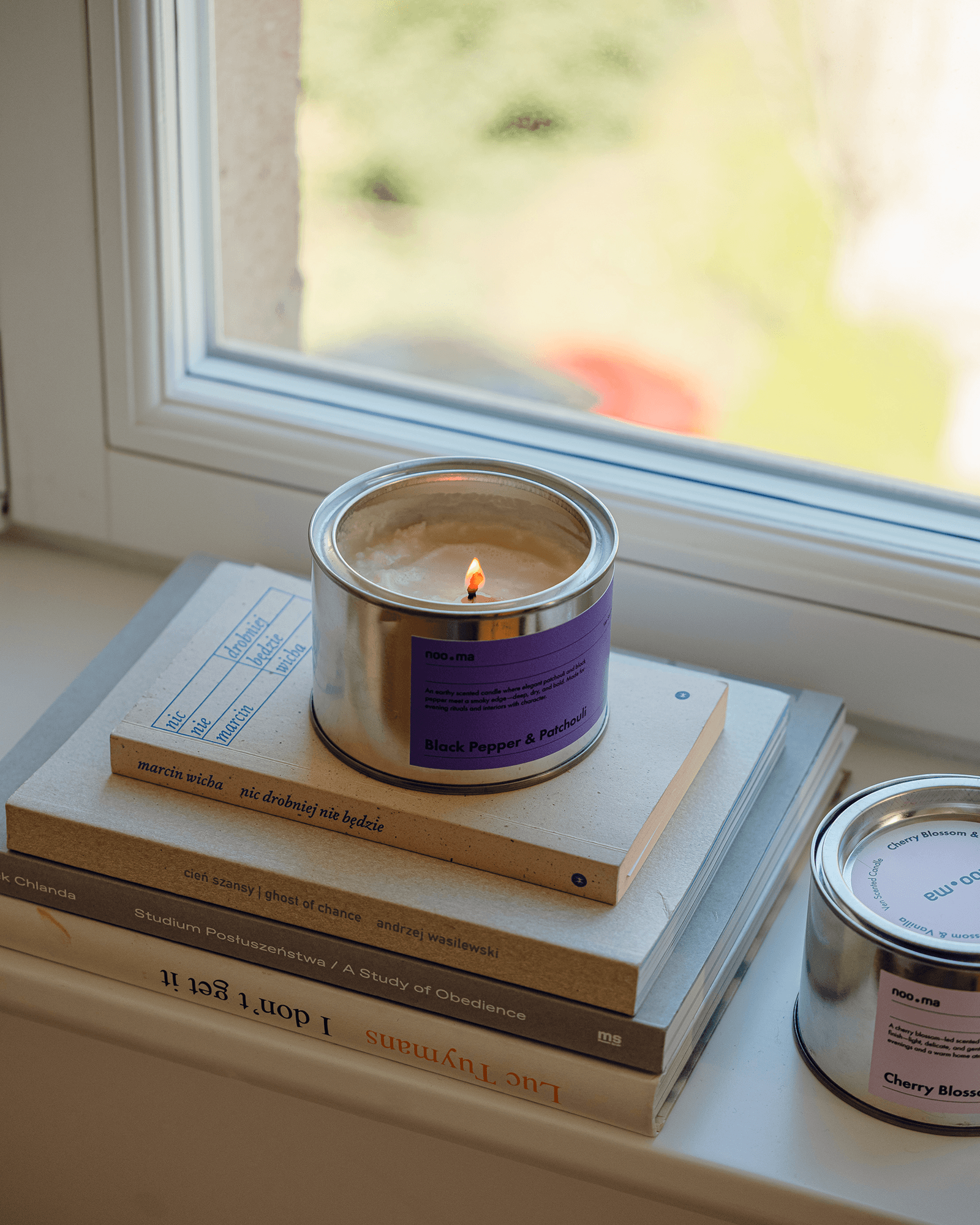 Ven Scented Candle - Saffron & Sandalwood