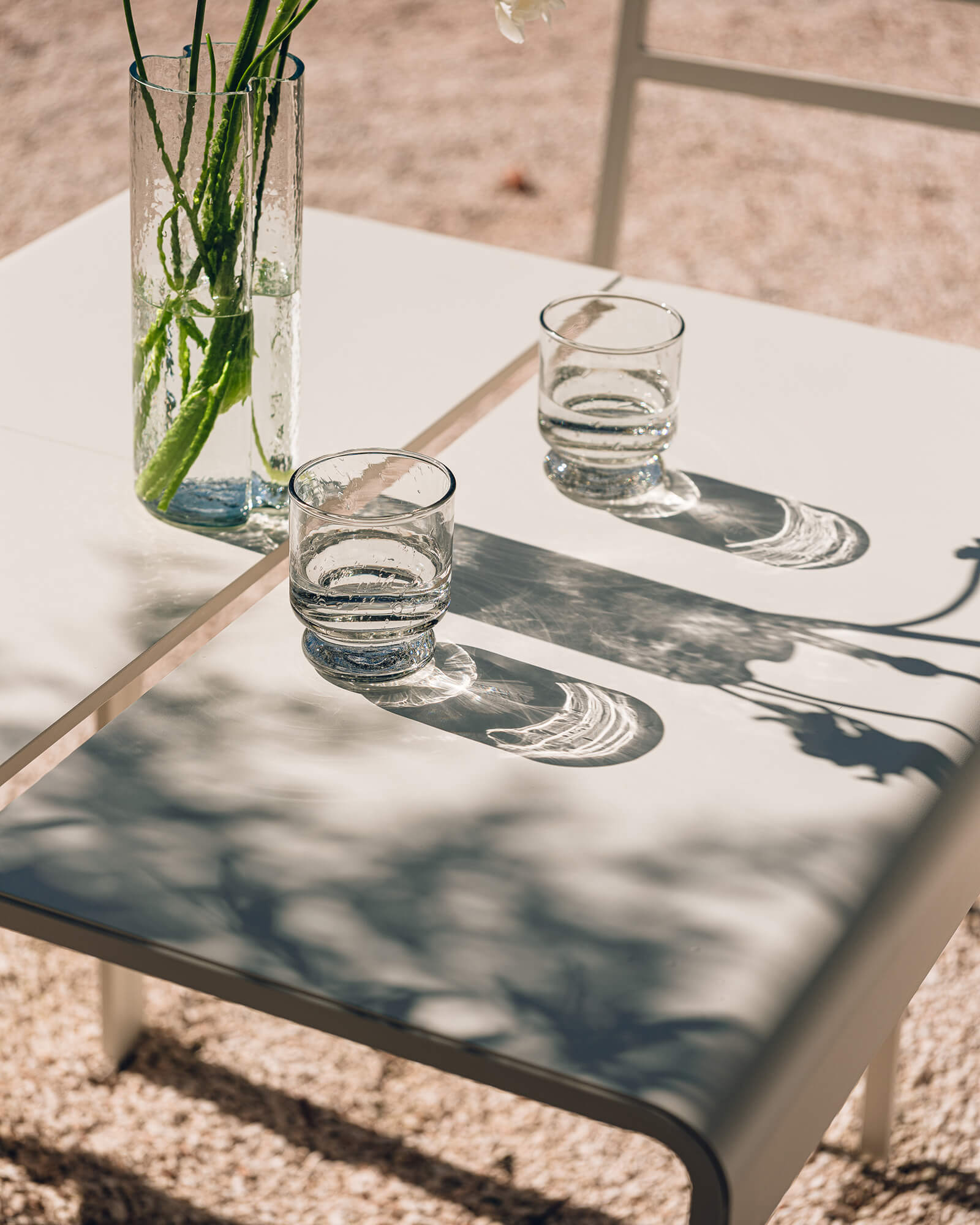 Oto Table