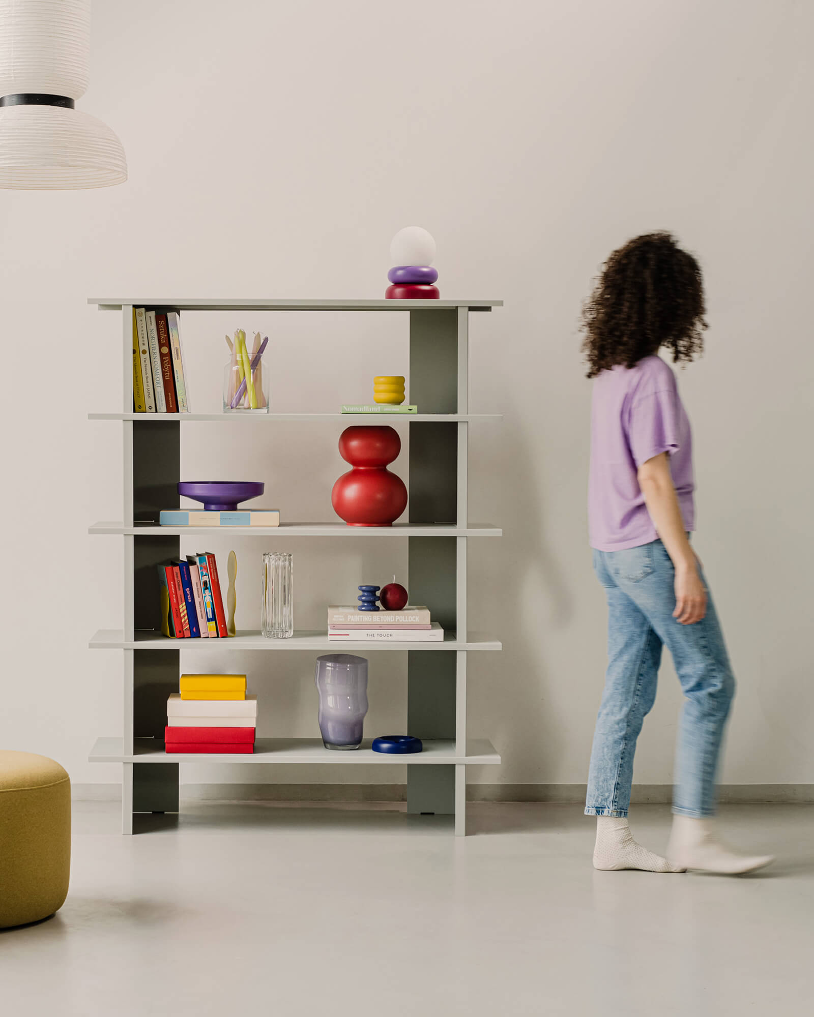 Hes Bookcase