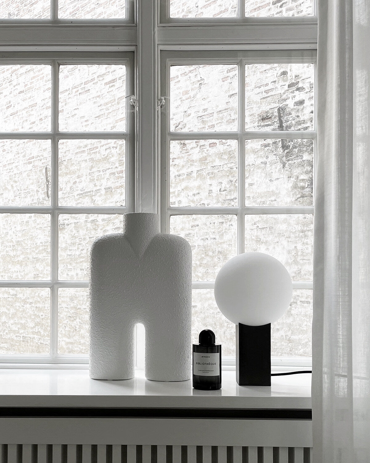 Cobra Vase Tall, Medio - Bubble White
