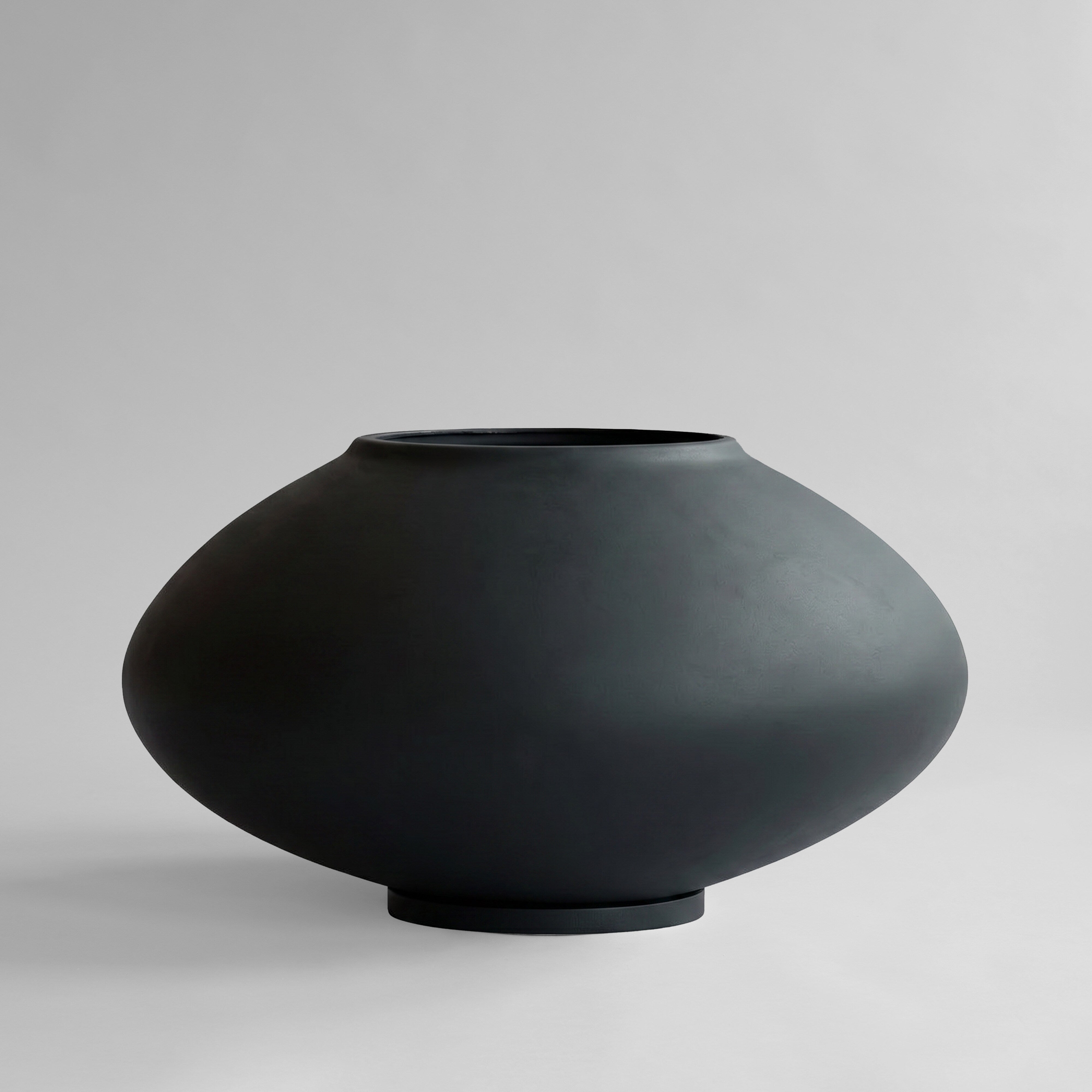 Sunao Plant Pot Ellipse, Giant - Black