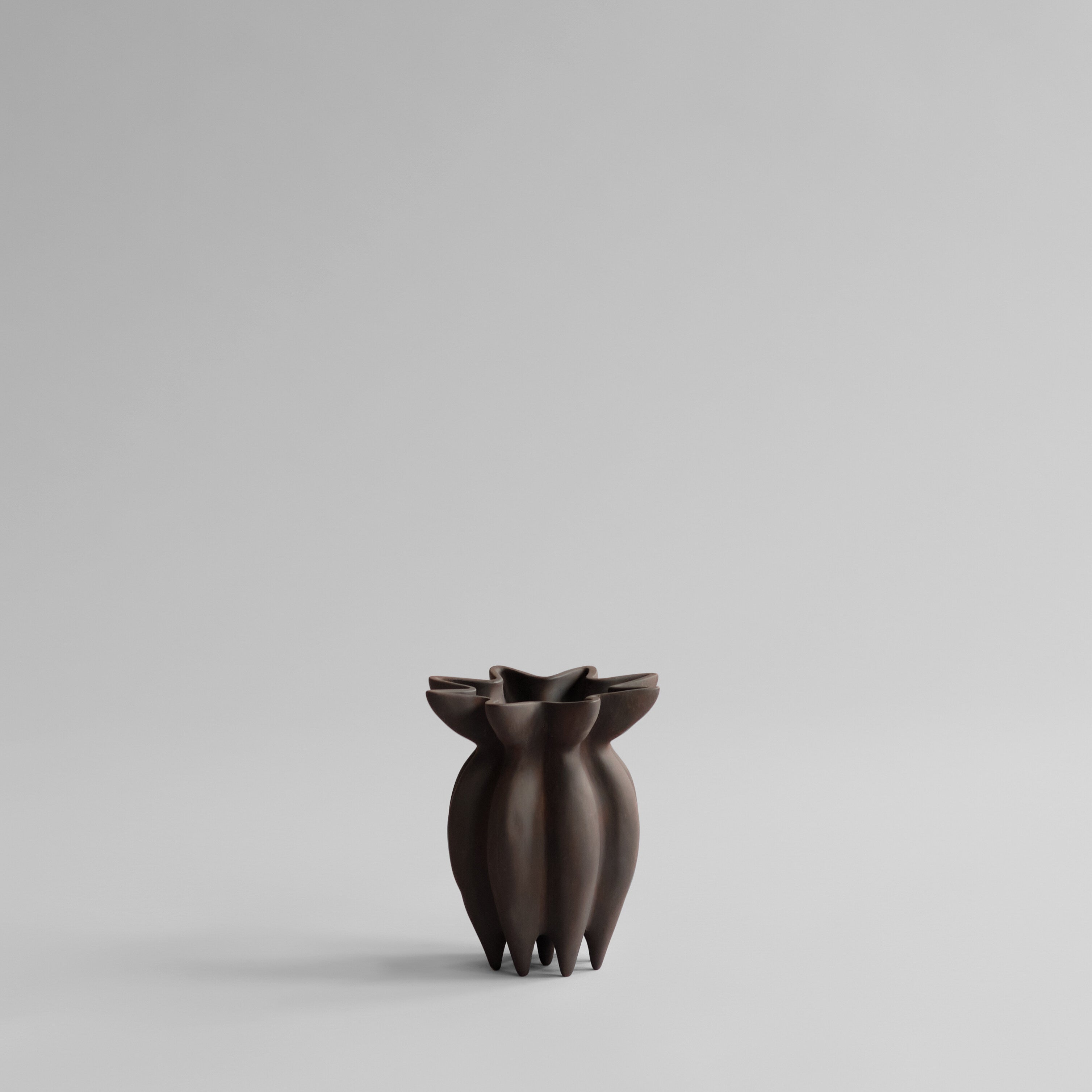 Lotus Vase, Petit - Coffee