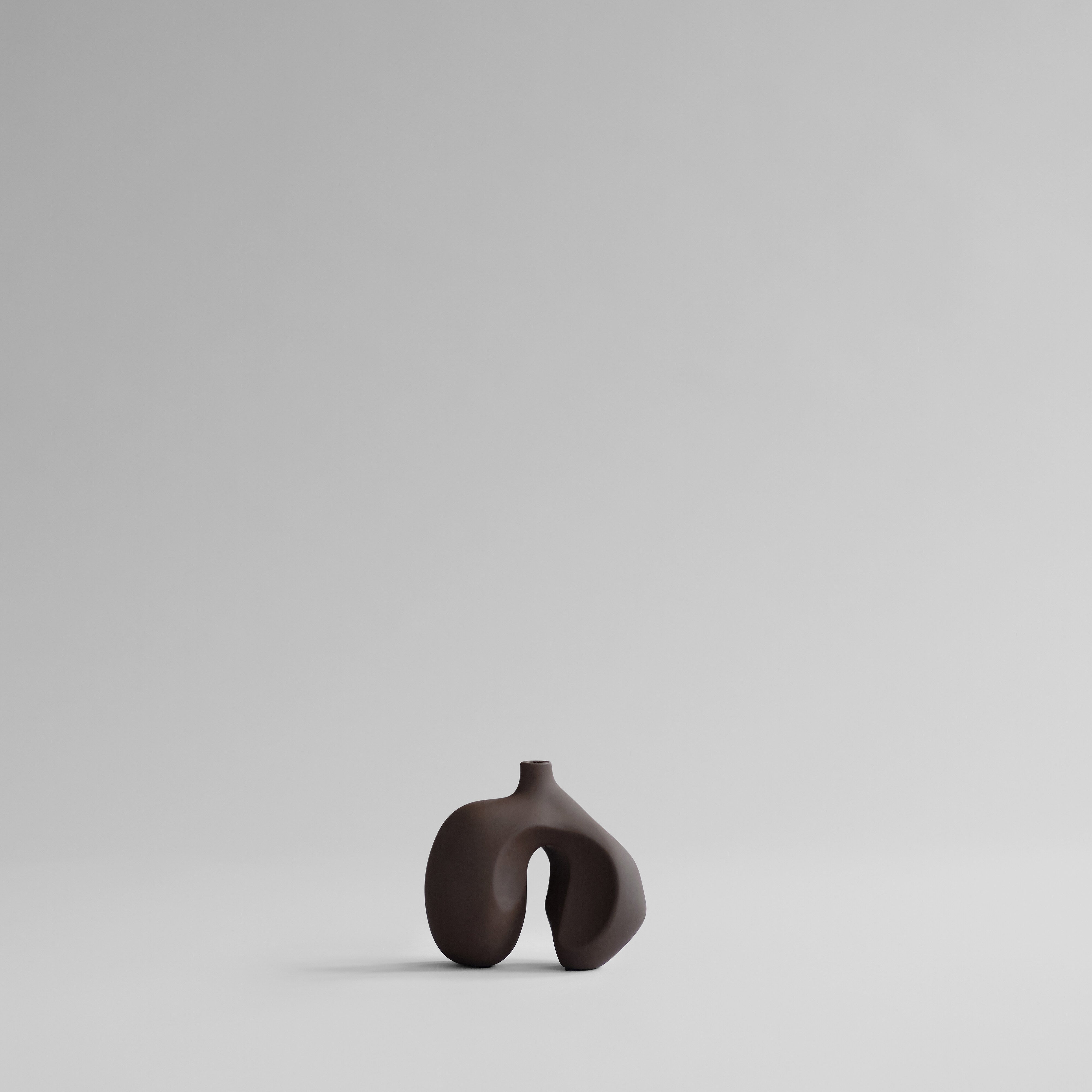 Ni Vase, Petit - Chocolate Brown