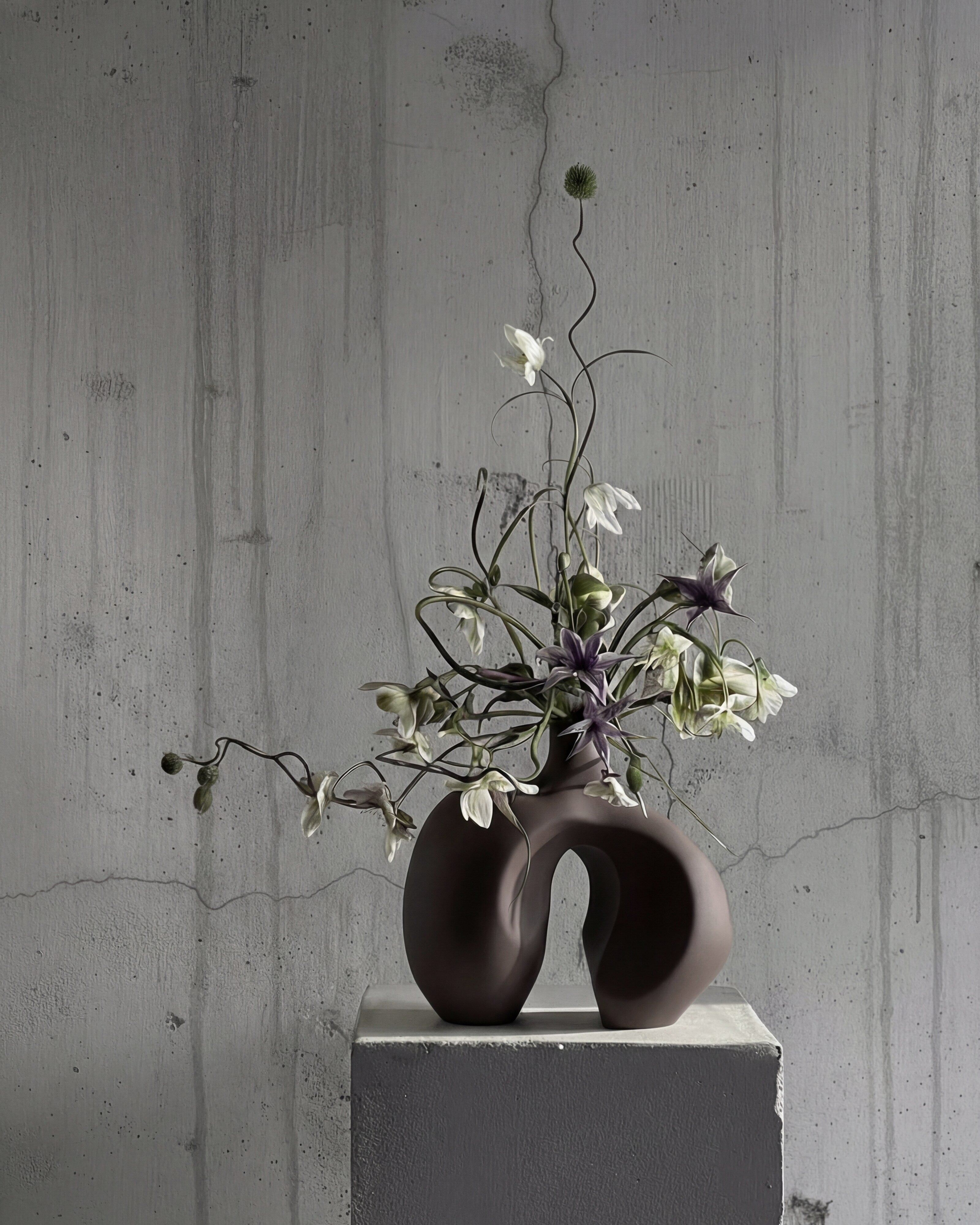Ni Vase, Mini - Chocolate Brown