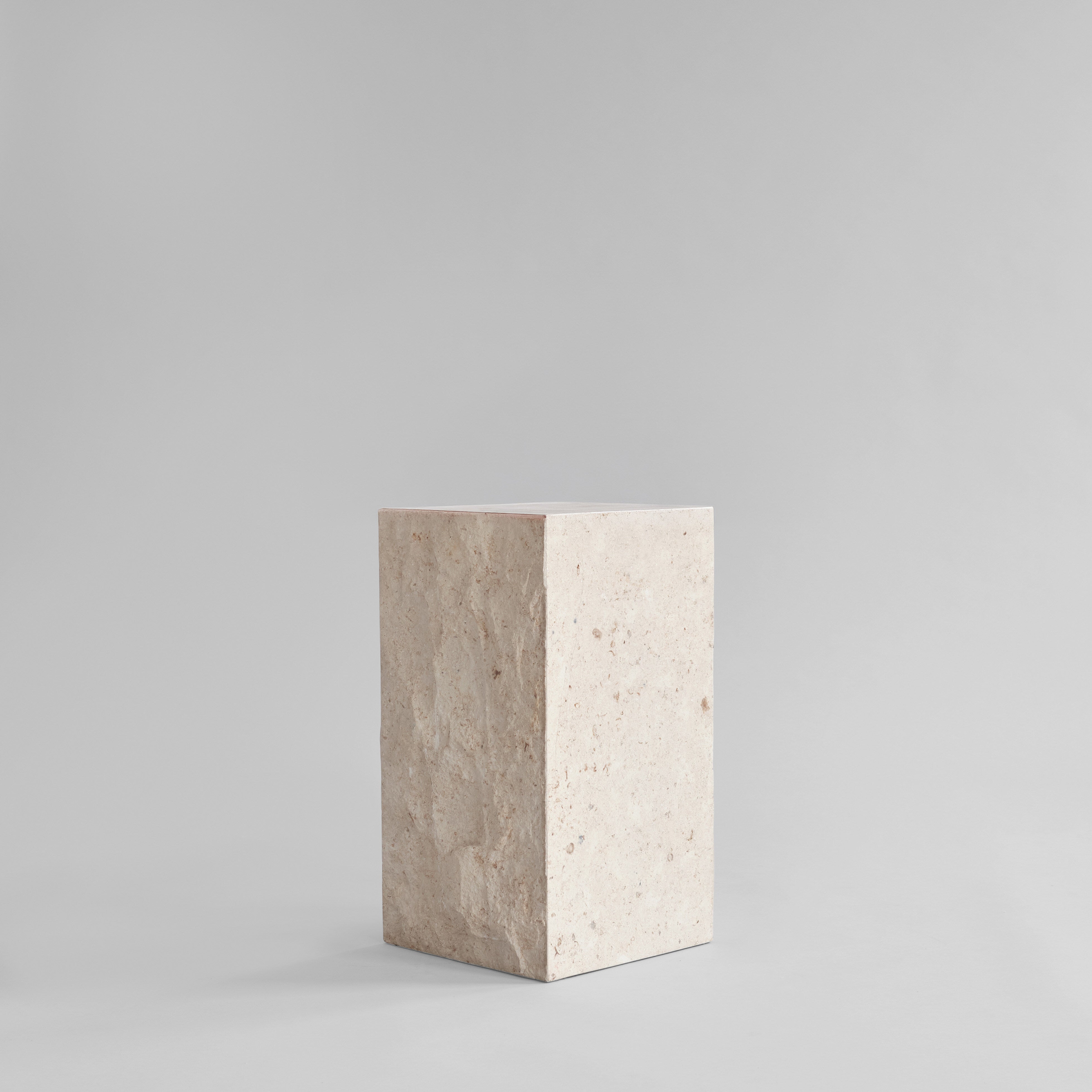 Podium, Medio - Limestone