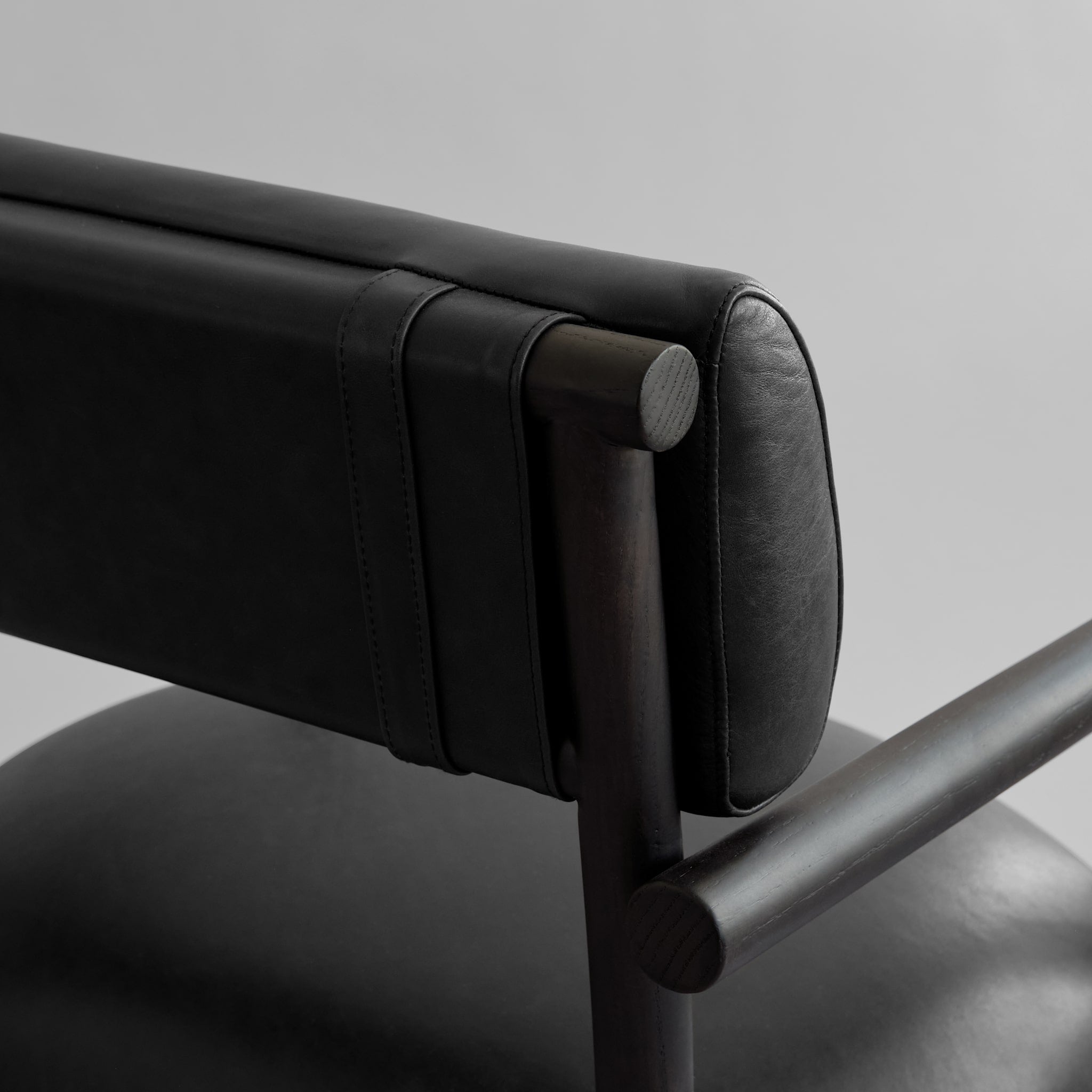 Nama Lounge Chair - Aniline leather black