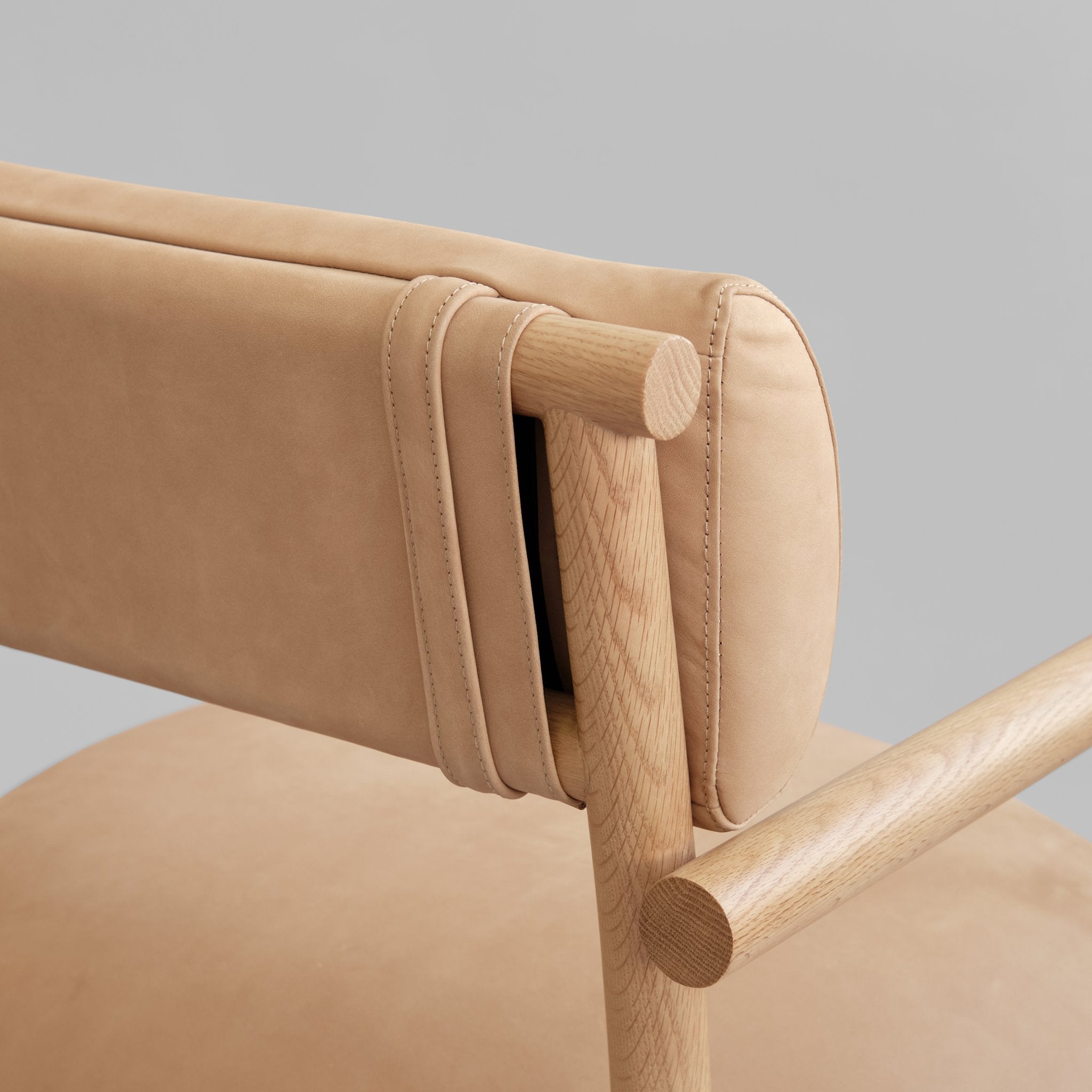 Nama Lounge Chair - Natural Oak - Nubuck