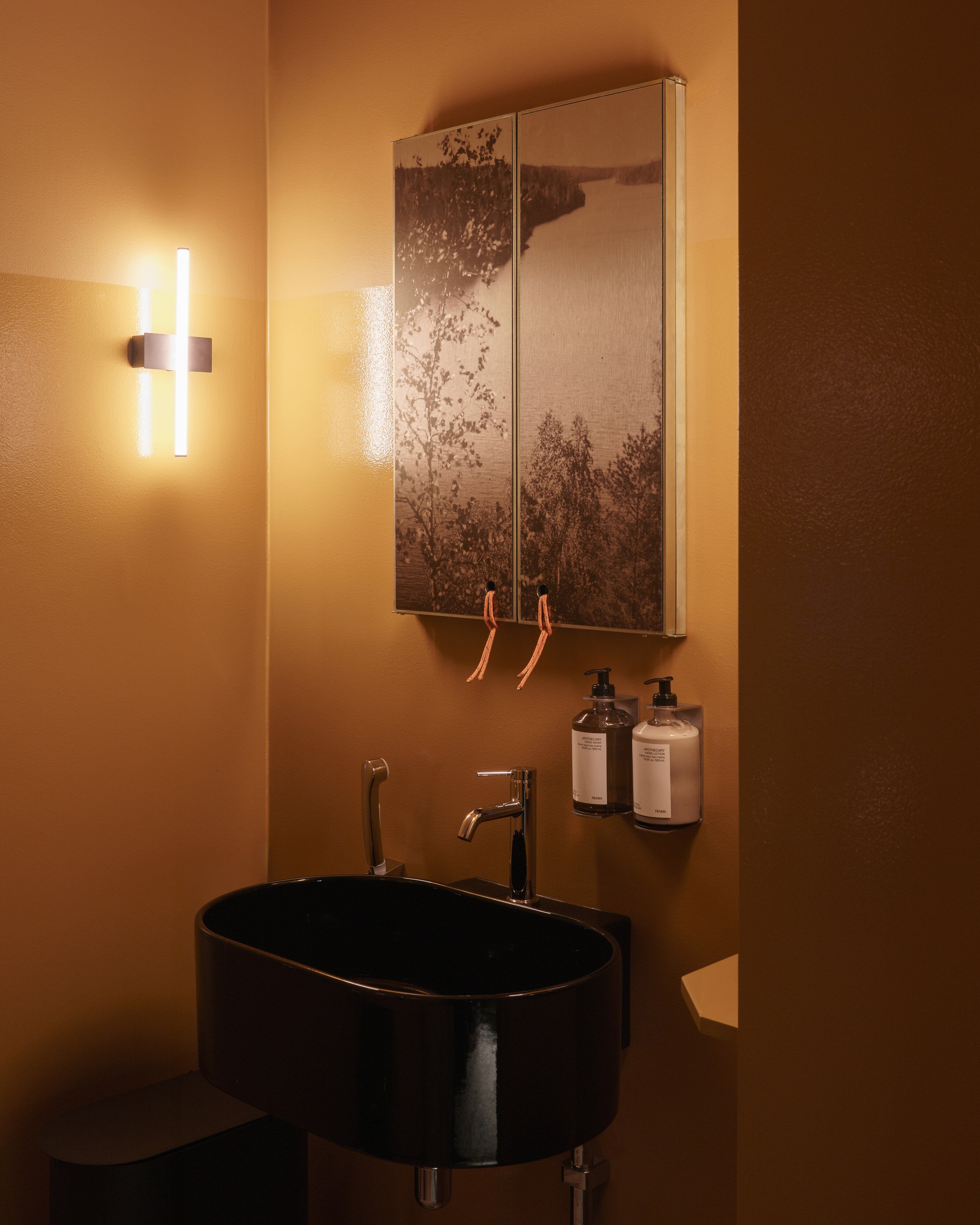 Stick Wall Lamp - Bronze