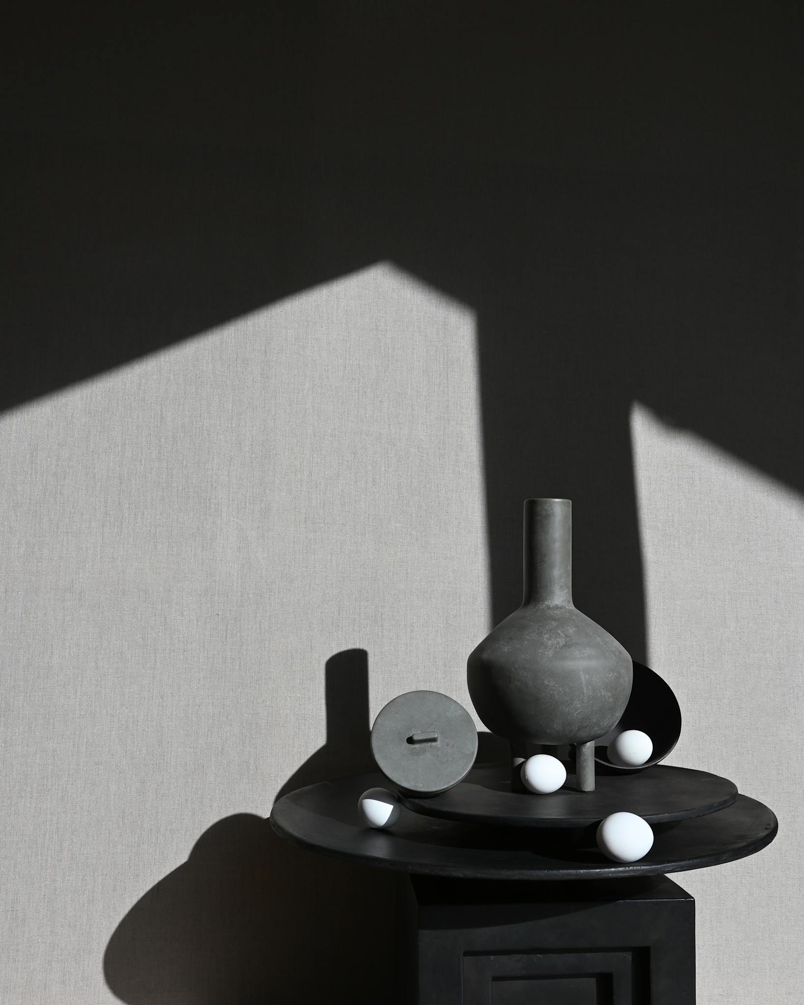 Duck Vase, Fat - Dark Grey