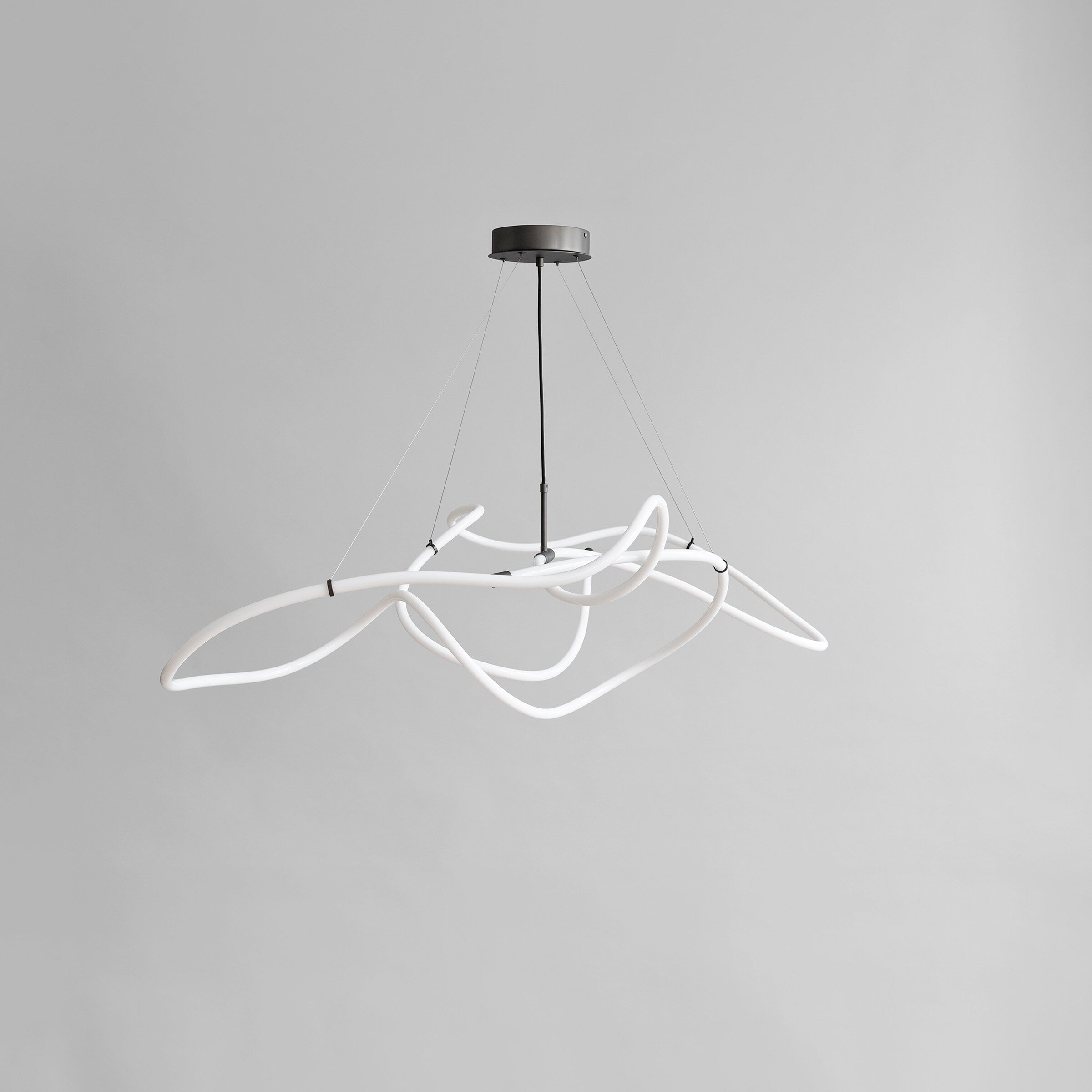 Ghost Chandelier, Big - Neon (5m)