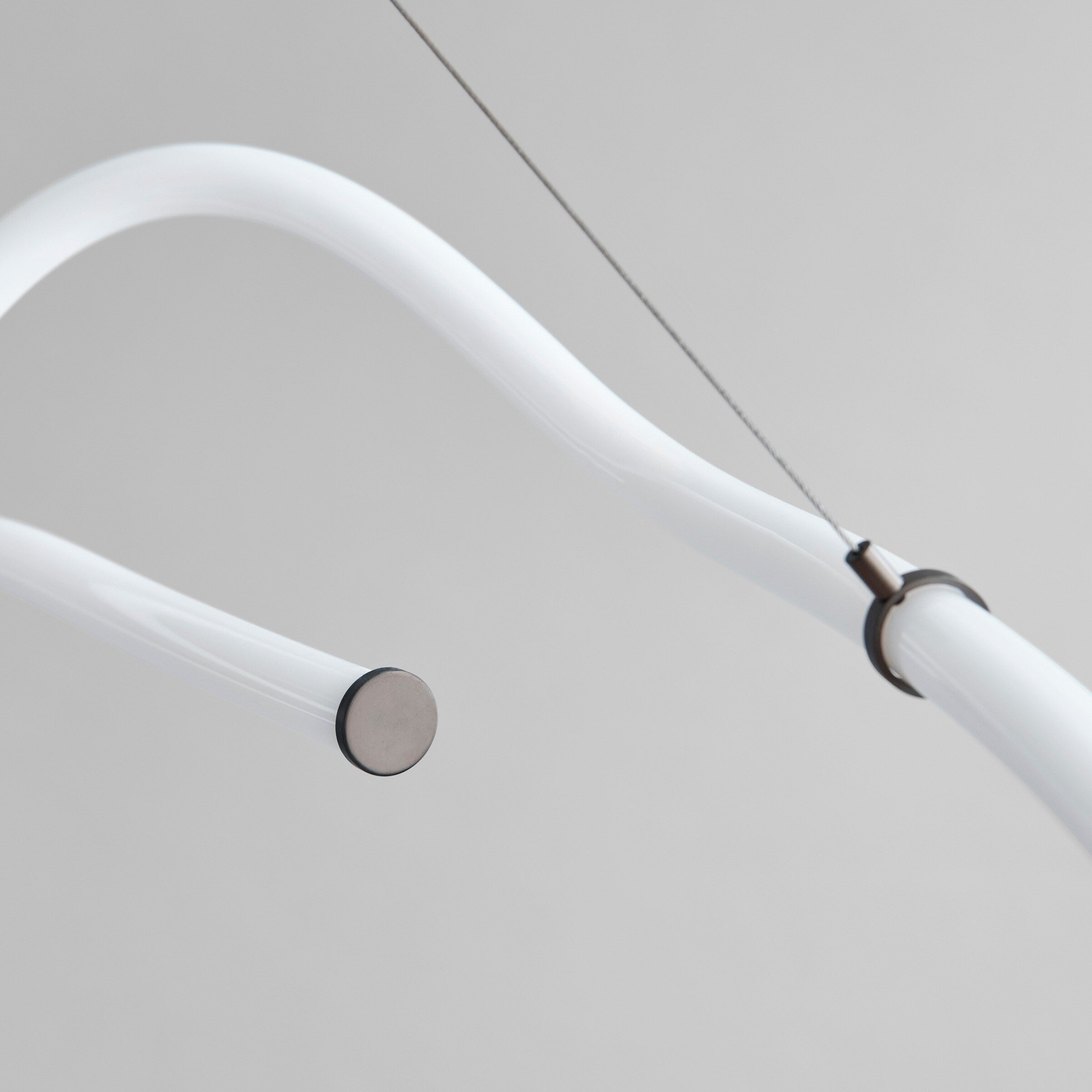Ghost Chandelier, Mini - Neon (5m)