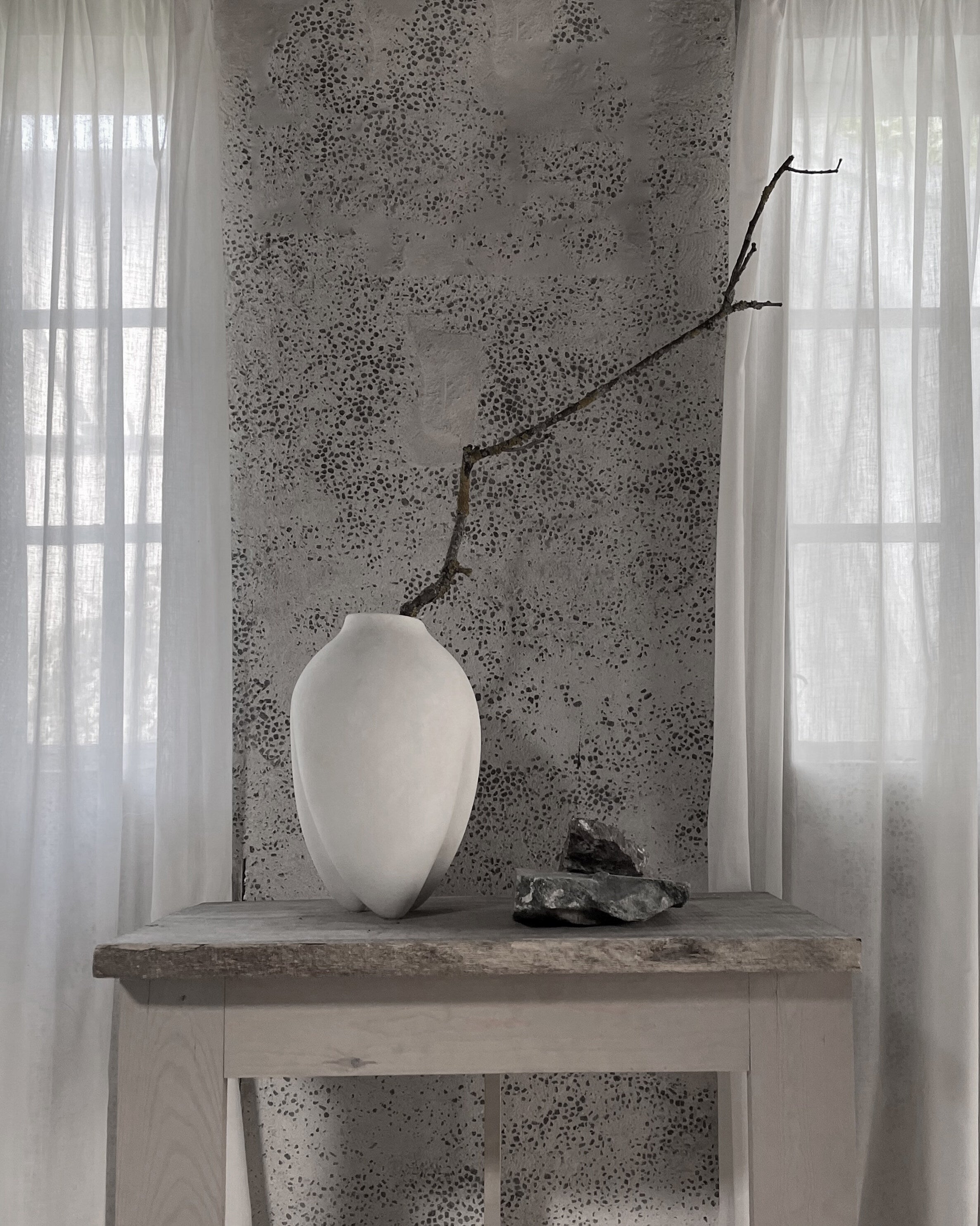 Sumo Vase, Slim - Bone White