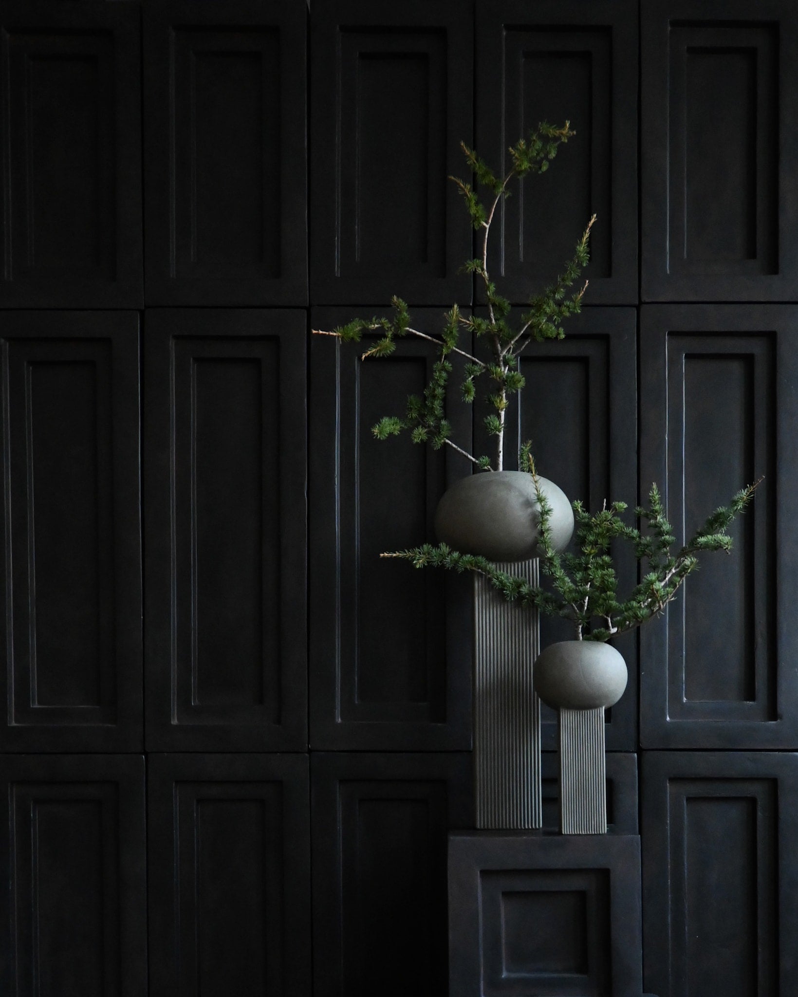 Empire Vase, Mini - Dark Grey