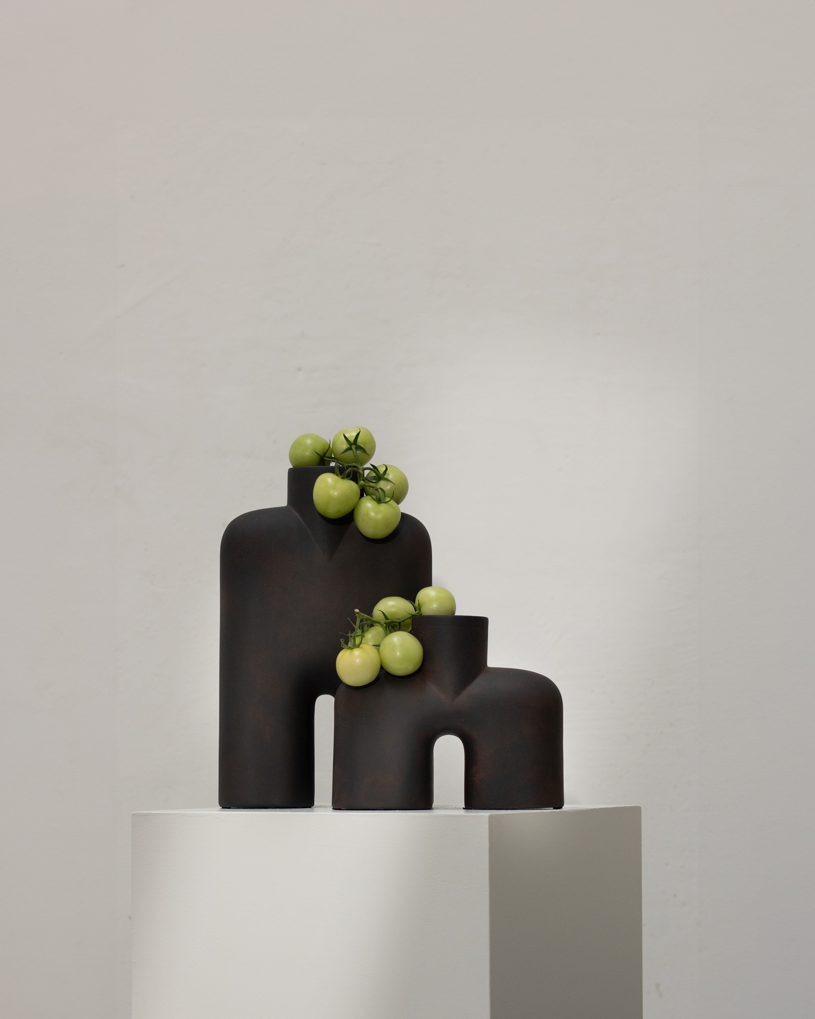 Cobra Vase Tall, Medio - Coffee