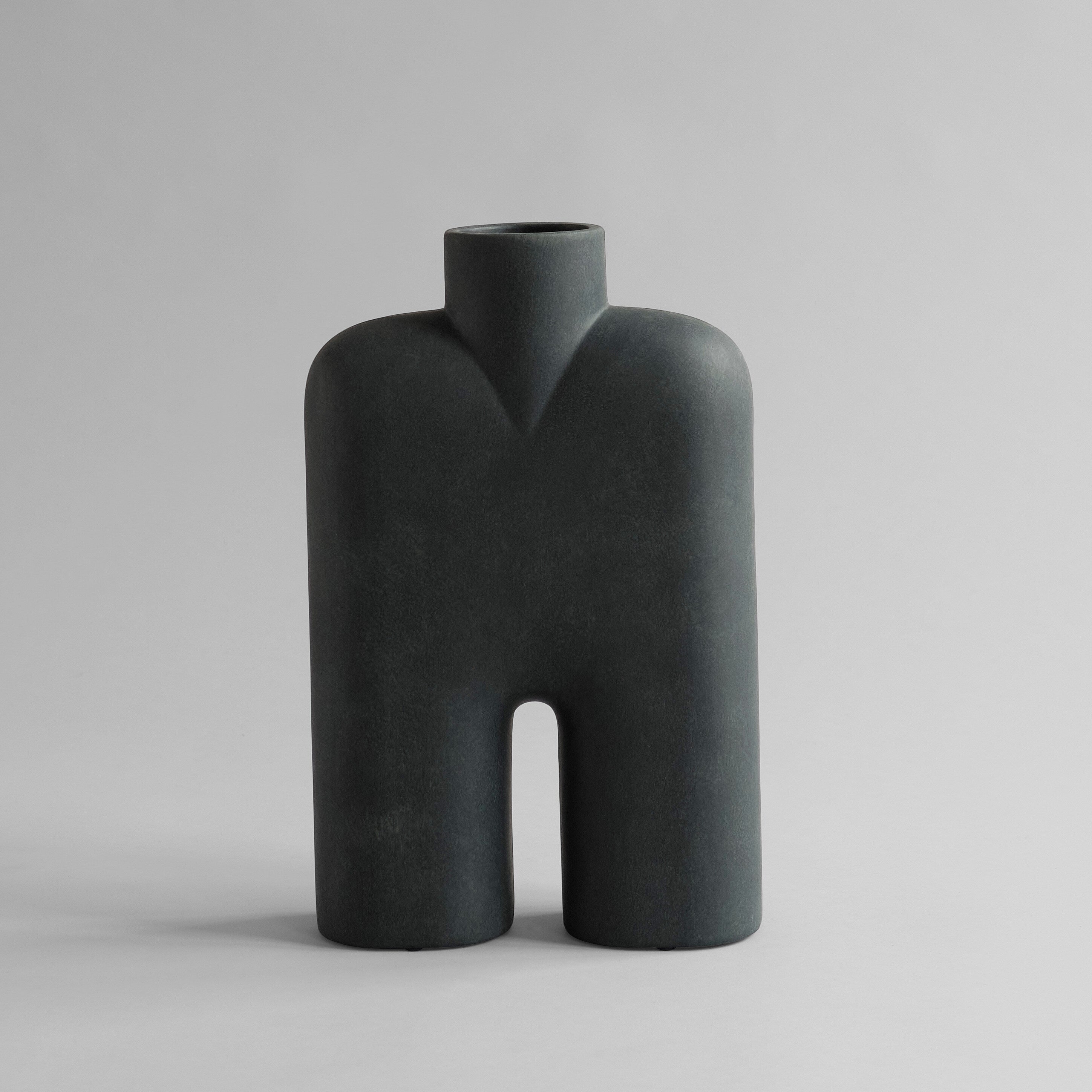 Cobra Vase Tall, Medio - Black