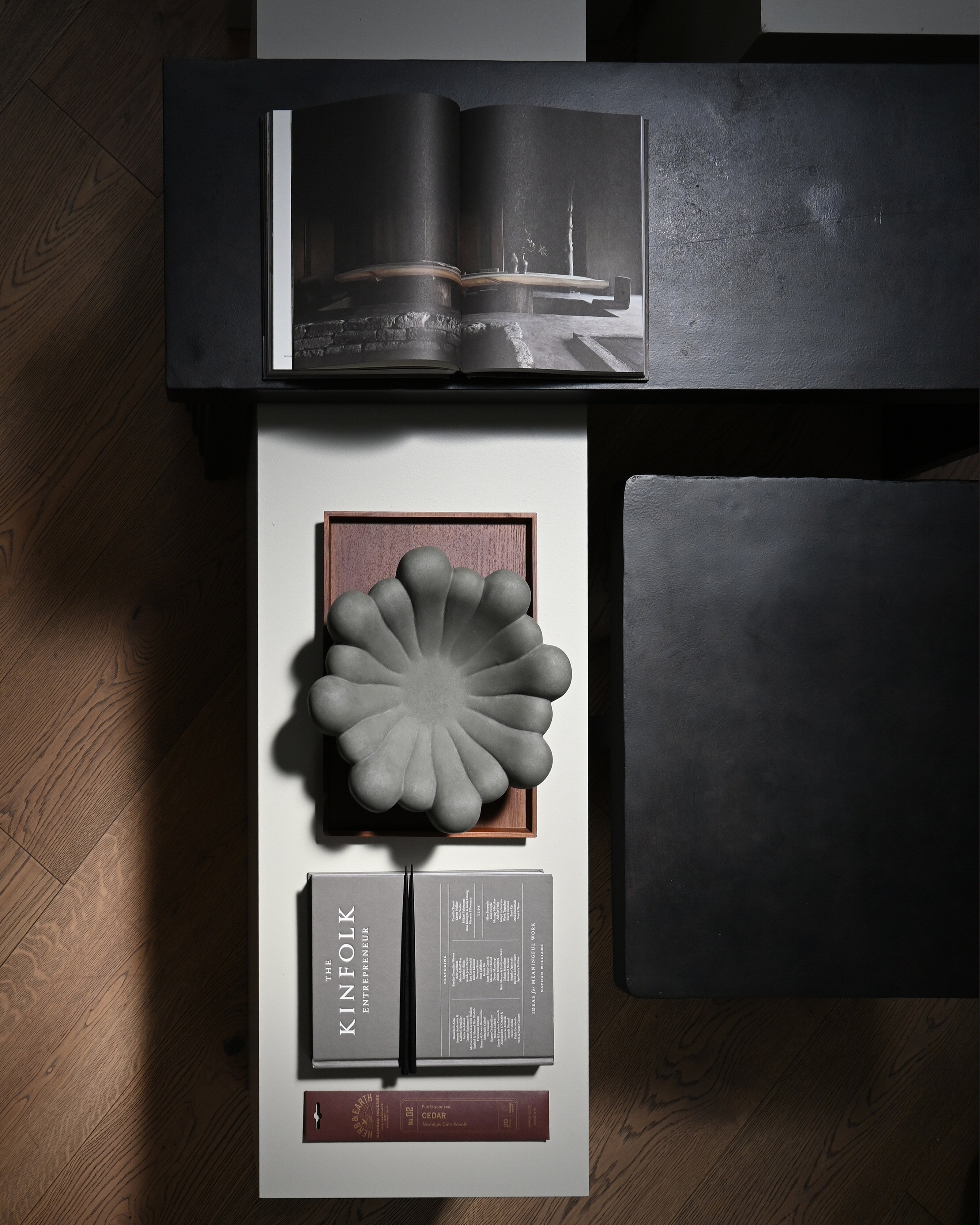 Bloom Tray, Medio - Dark Grey