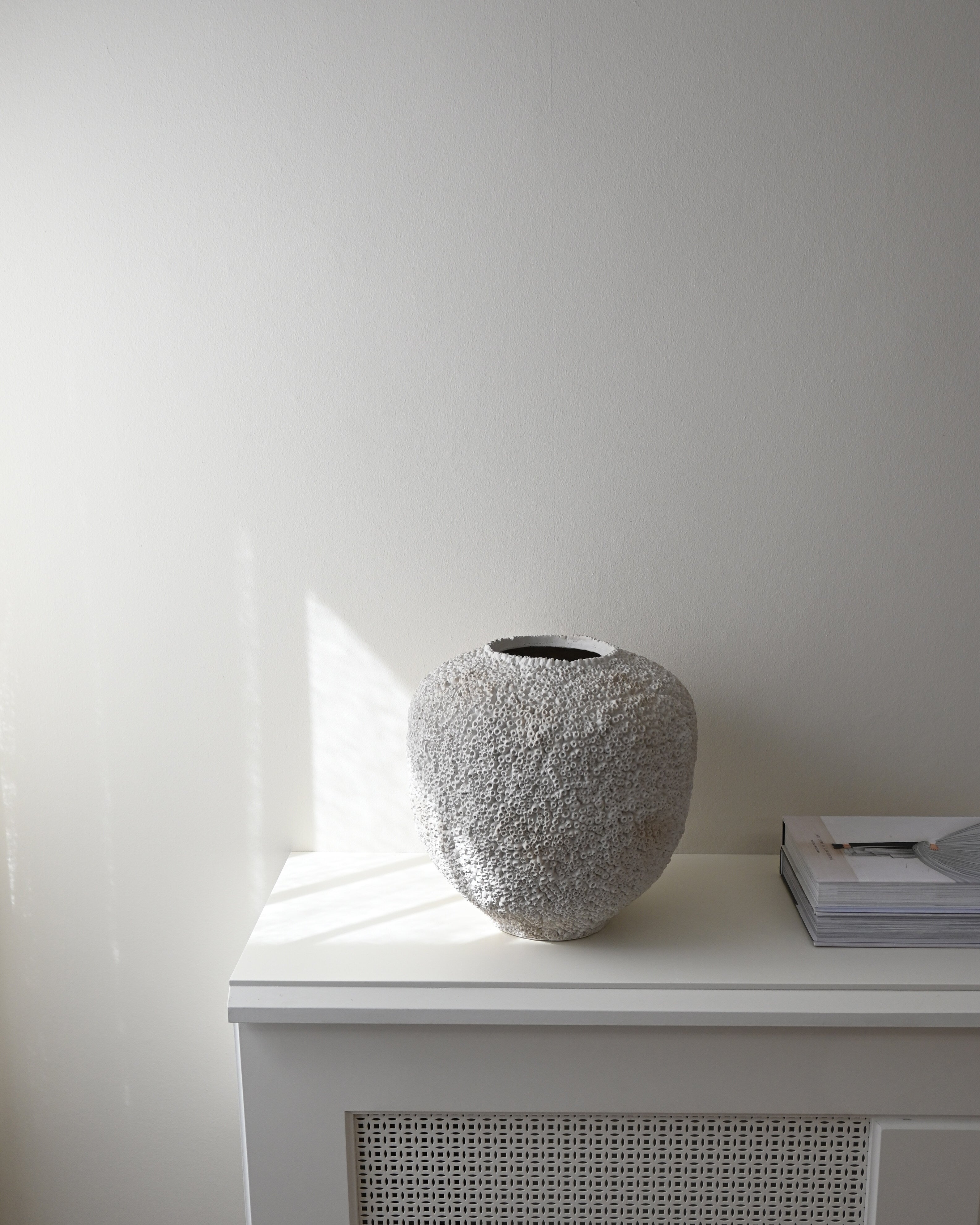 Sunao Vase, Medio - Beehive