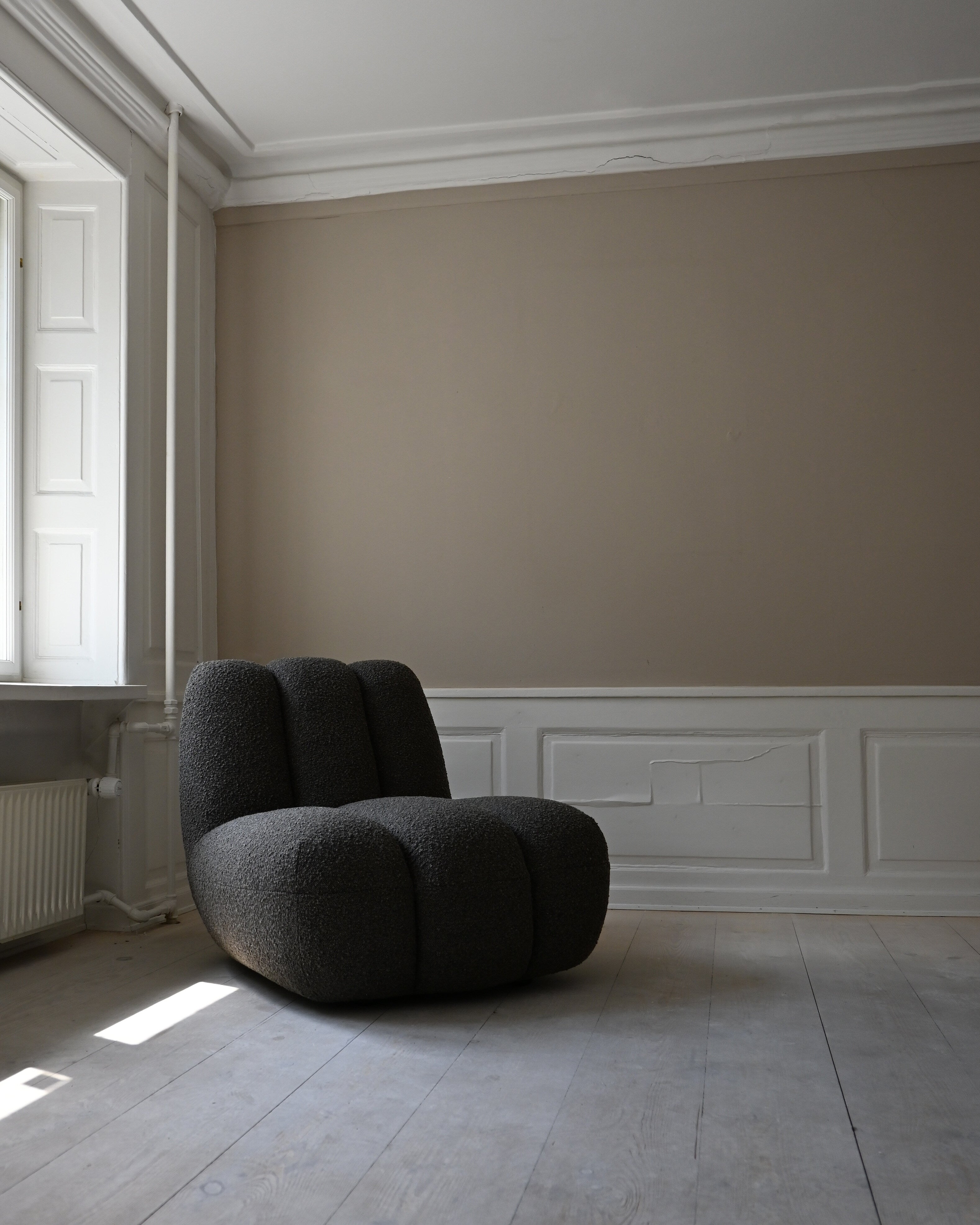Toe Chair - Deep Taupe (A2635)