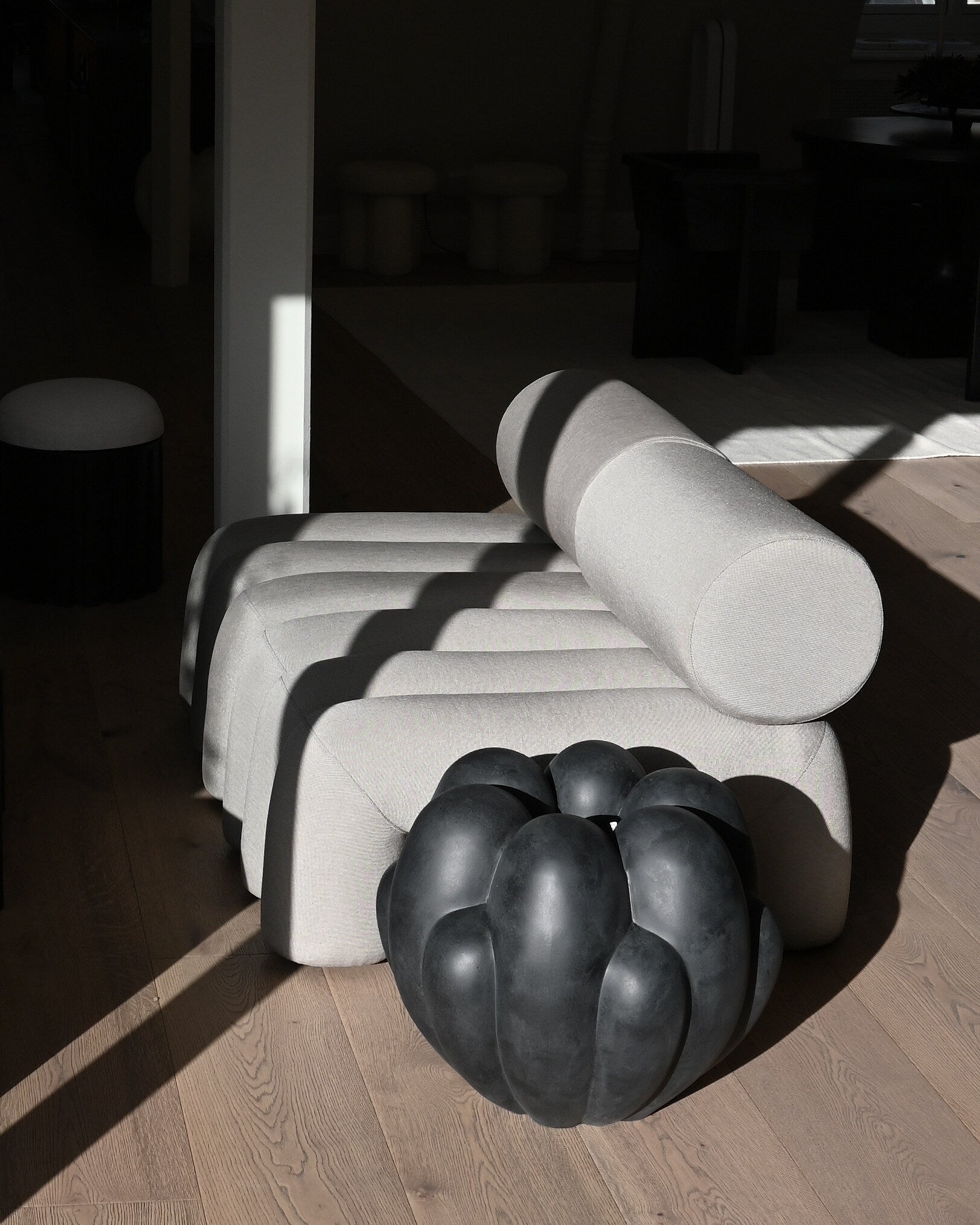 Bloom Vase, Big - Black