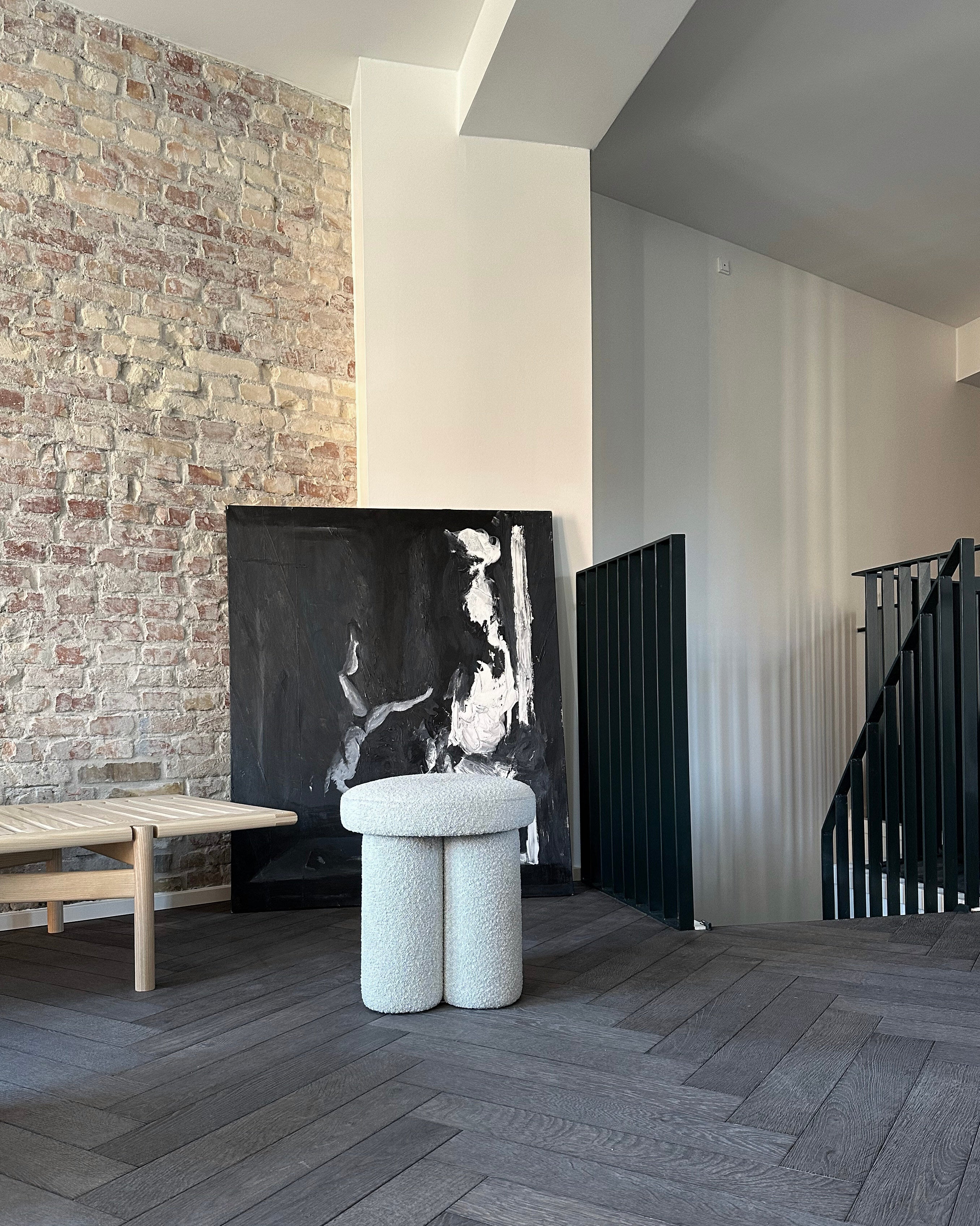 Big Foot Stool - Off White (CPH 900)