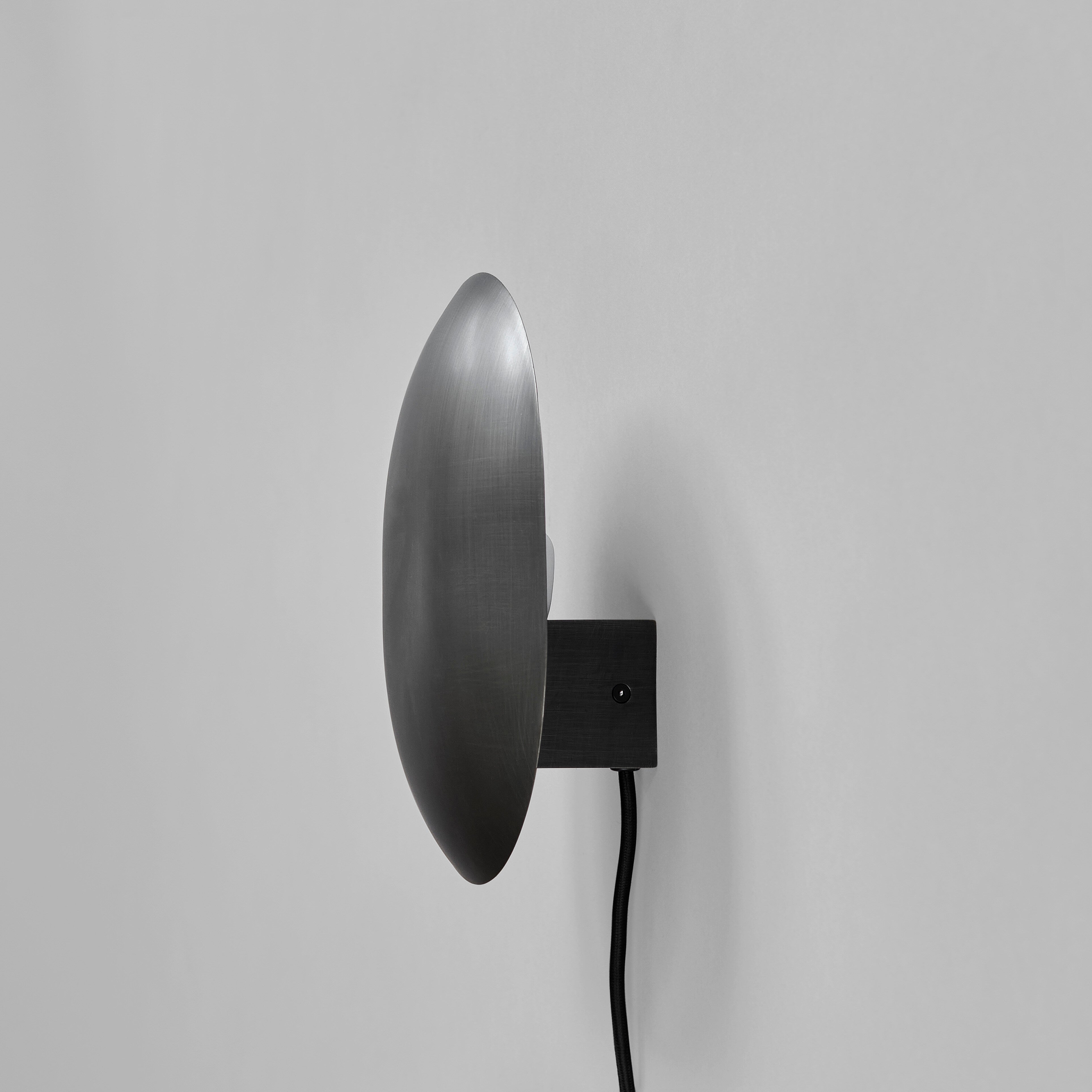 Clam Wall Lamp - Bronze