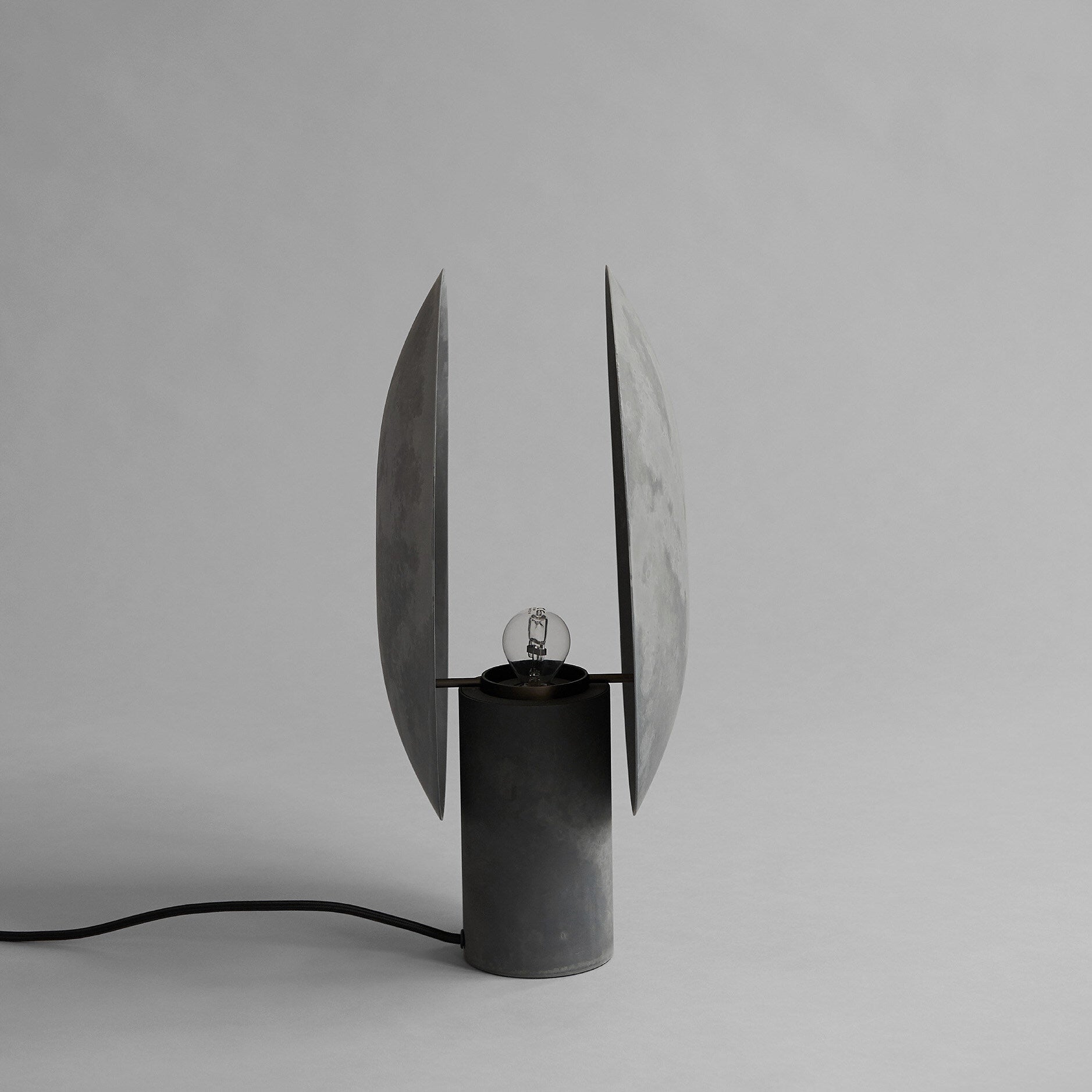 Clam Table Lamp - Oxidized