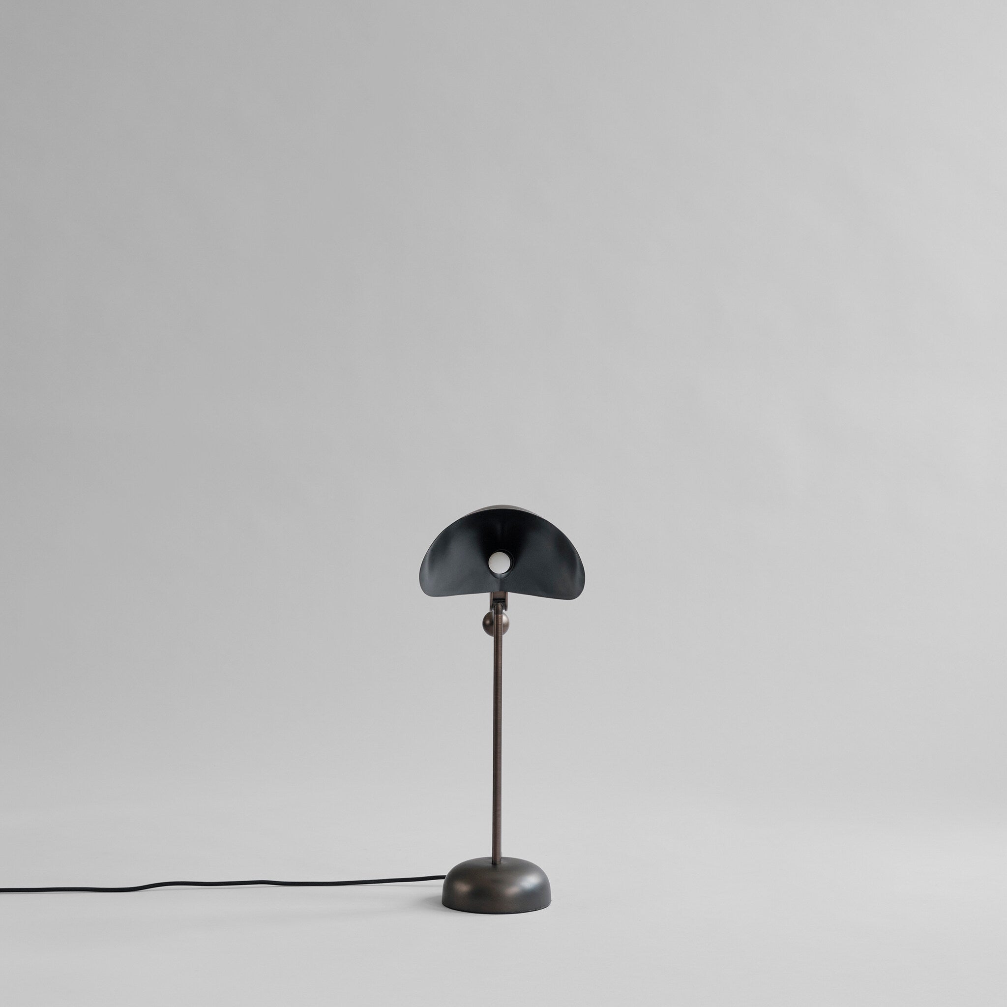 Stingray Table Lamp - Bronze