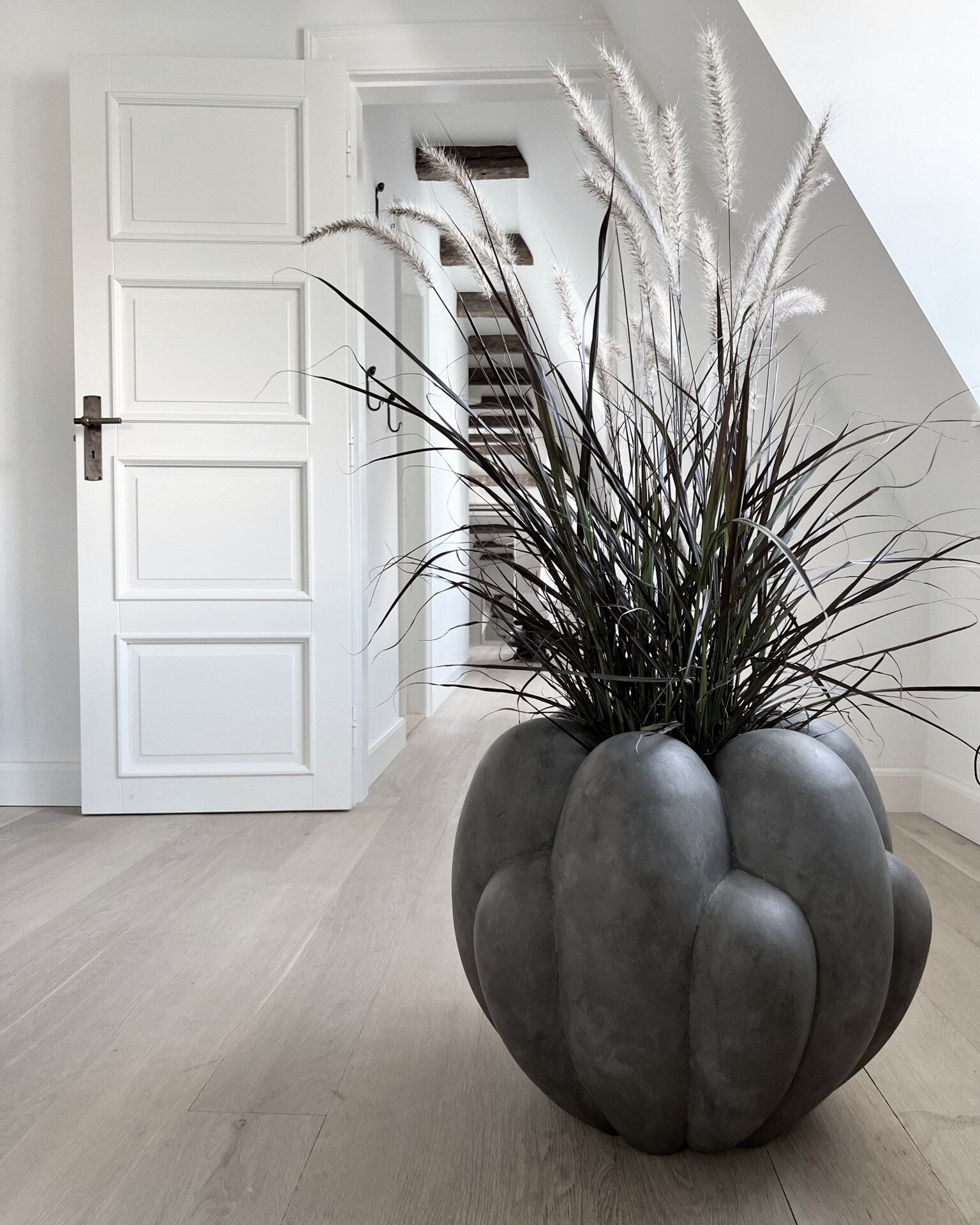 Bloom Vase, Big - Dark Grey
