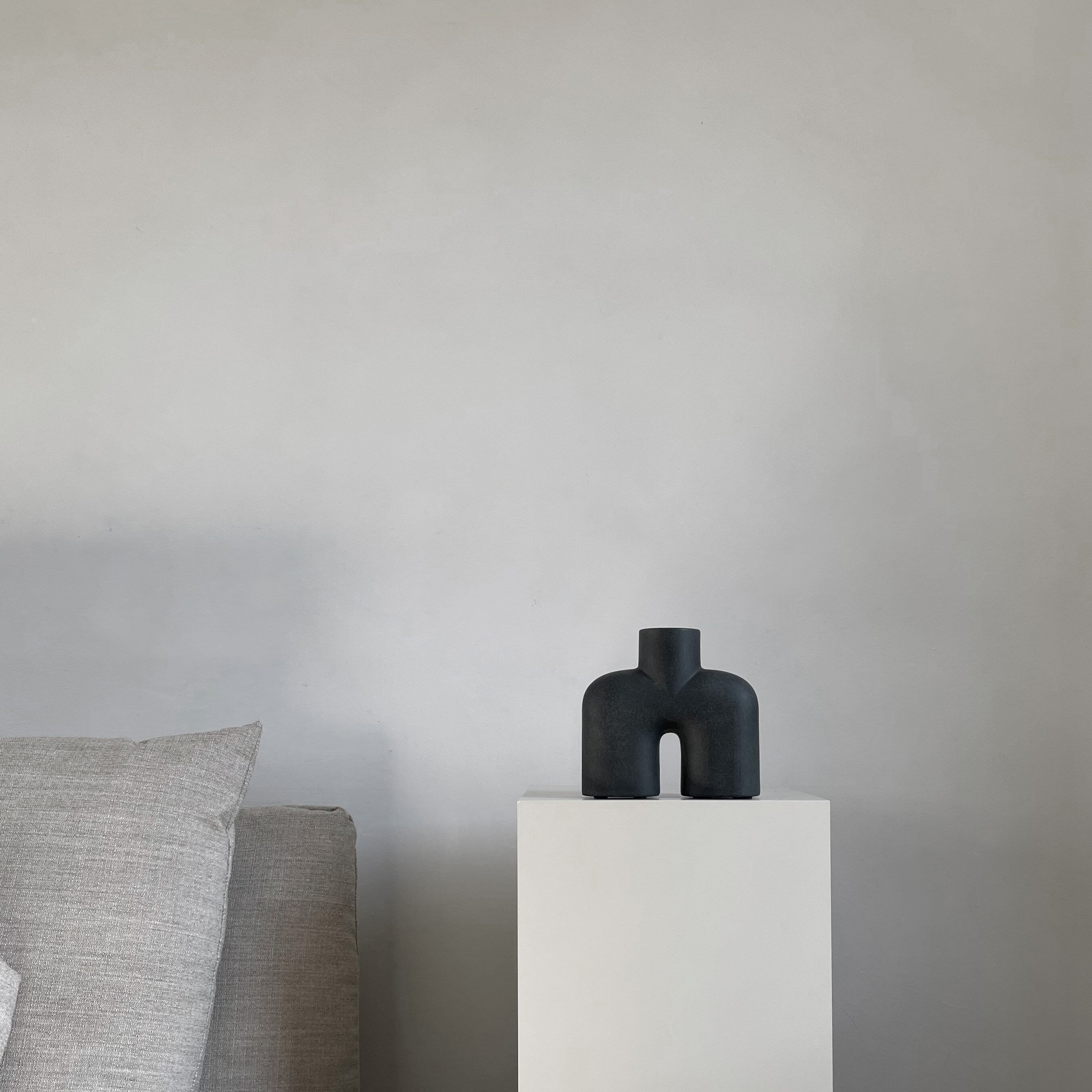 Cobra Vase Uno, Mini - Black